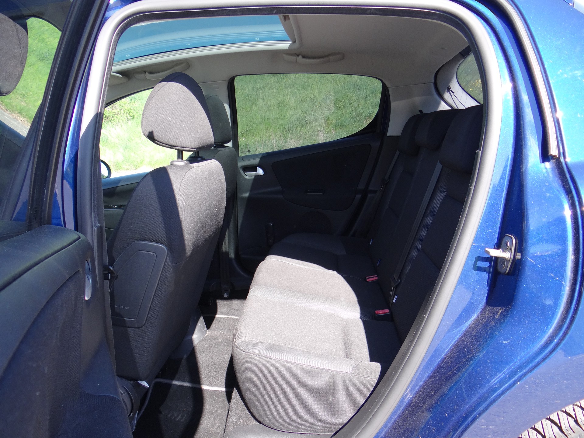 PEUGEOT 207 1.4 16V Trendy Clim-image-10