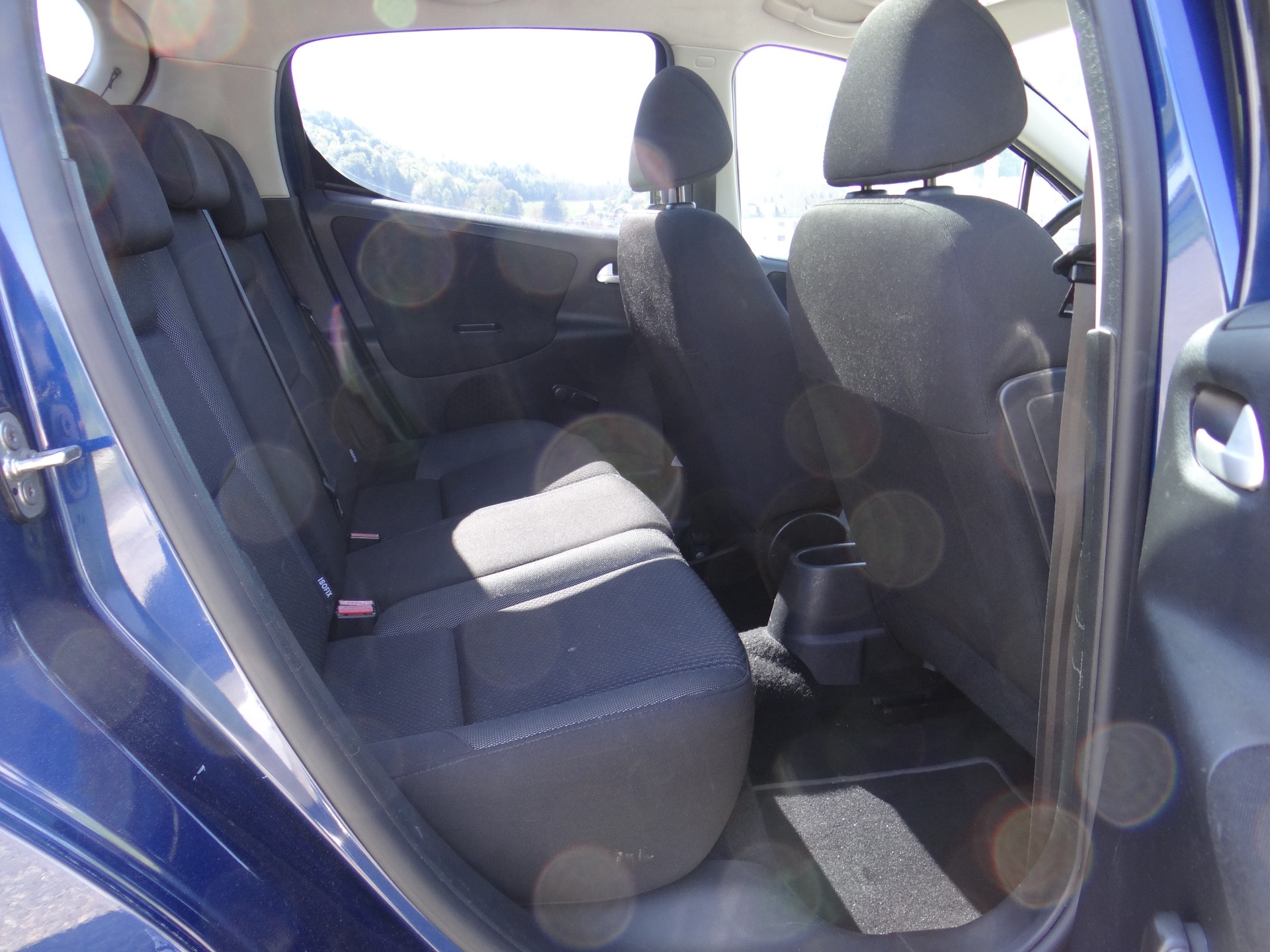 PEUGEOT 207 1.4 16V Trendy Clim-image-12