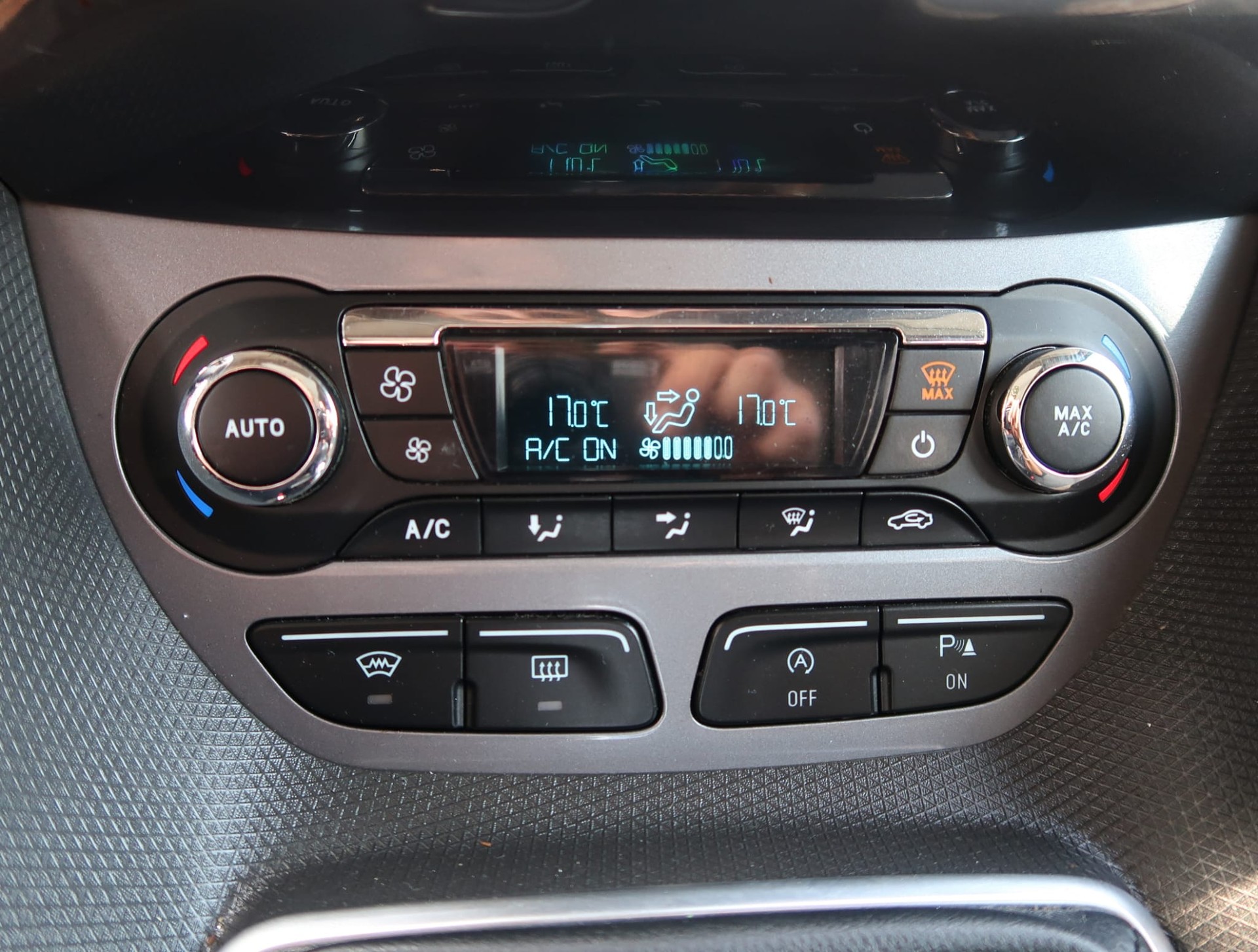 FORD Grand Tourneo Connect 7Platz 1.5 EcoBlue Titanium-image-25