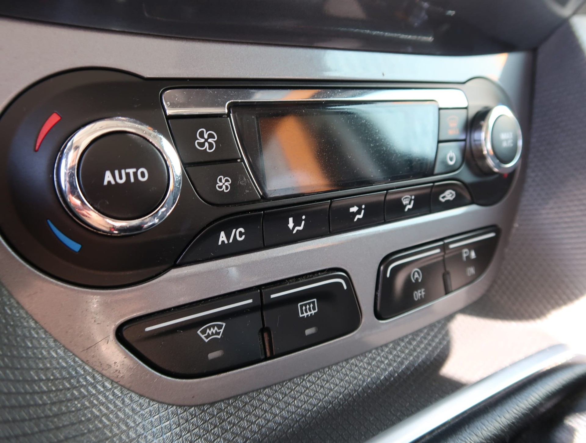 FORD Grand Tourneo Connect 7Platz 1.5 EcoBlue Titanium-image-6