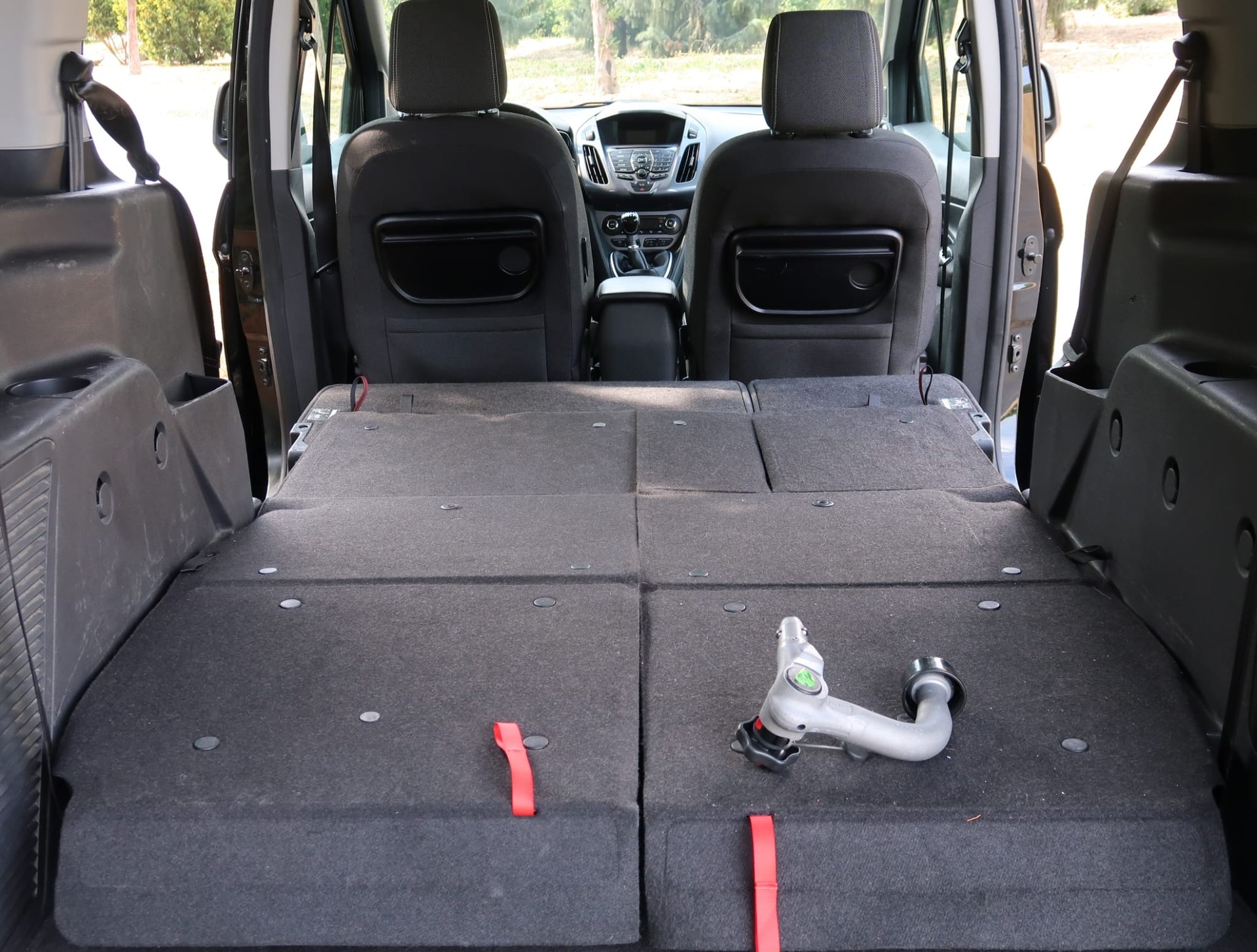 FORD Grand Tourneo Connect 7Platz 1.5 EcoBlue Titanium-image-28