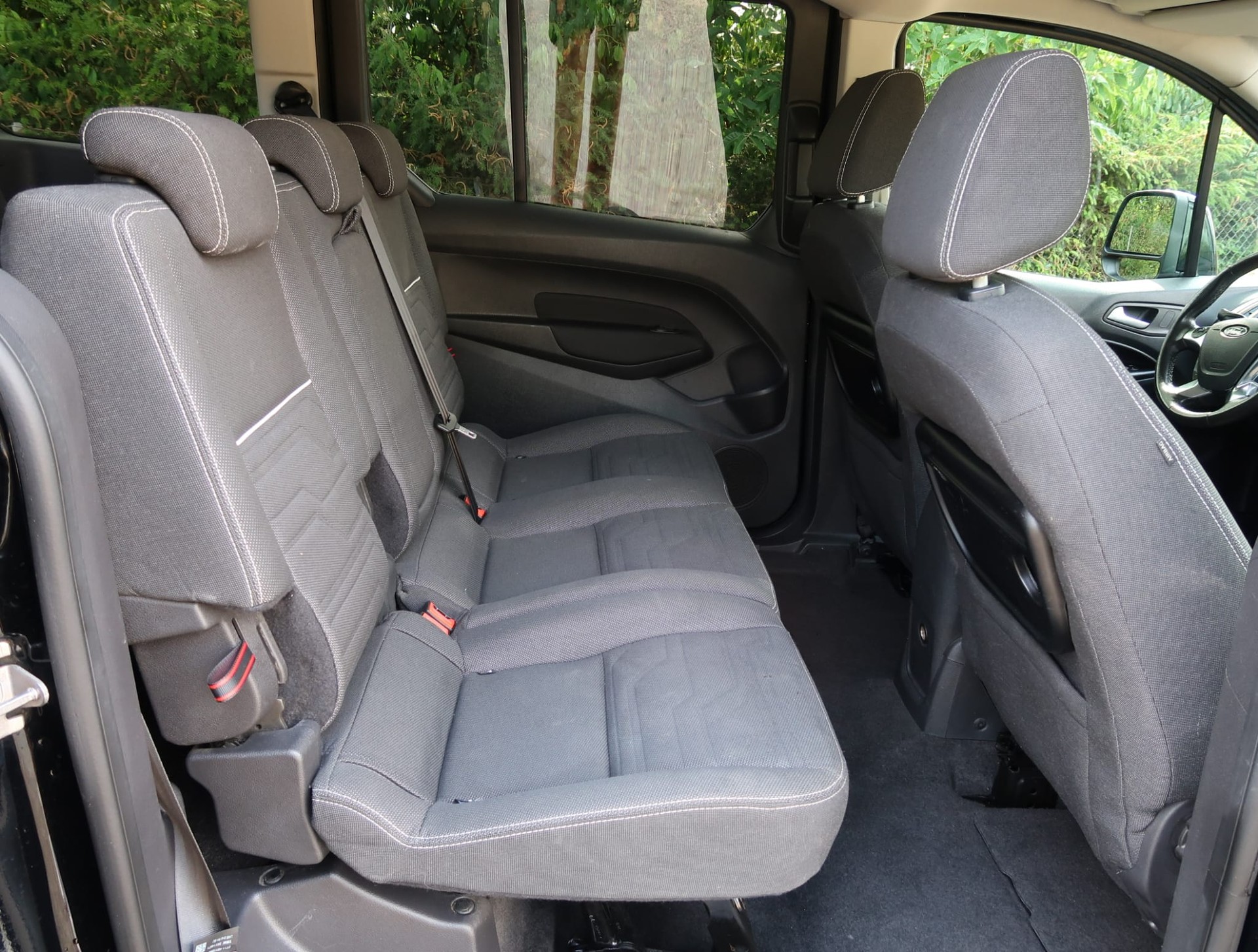 FORD Grand Tourneo Connect 7Platz 1.5 EcoBlue Titanium-image-18