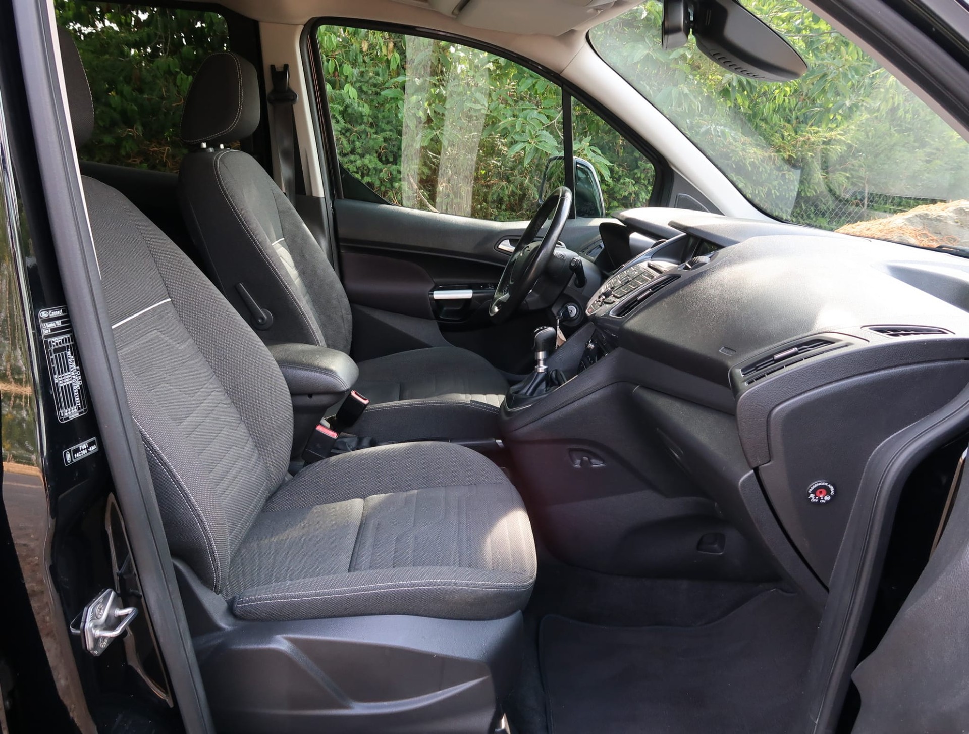 FORD Grand Tourneo Connect 7Platz 1.5 EcoBlue Titanium-image-14