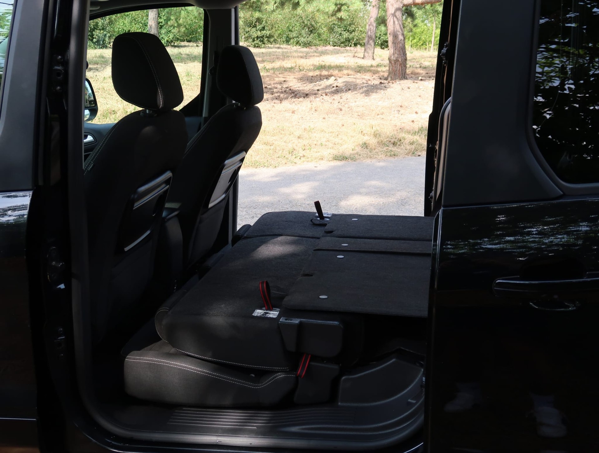 FORD Grand Tourneo Connect 7Platz 1.5 EcoBlue Titanium-image-27