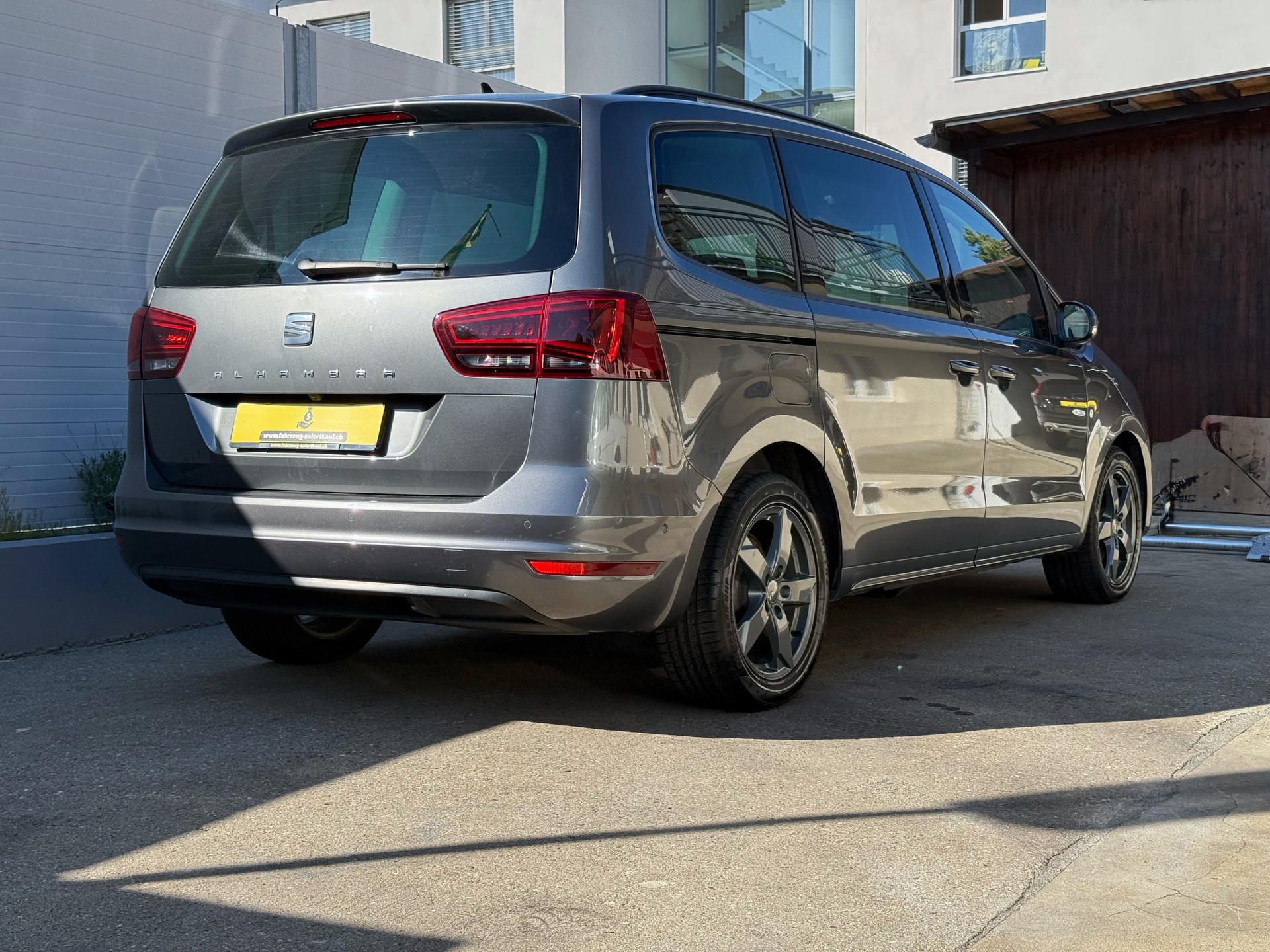 SEAT Alhambra 2.0 TDI Style Advanced DSG 7Plätze – Frisch MFK / Service / Zahnriemen neu-image-9