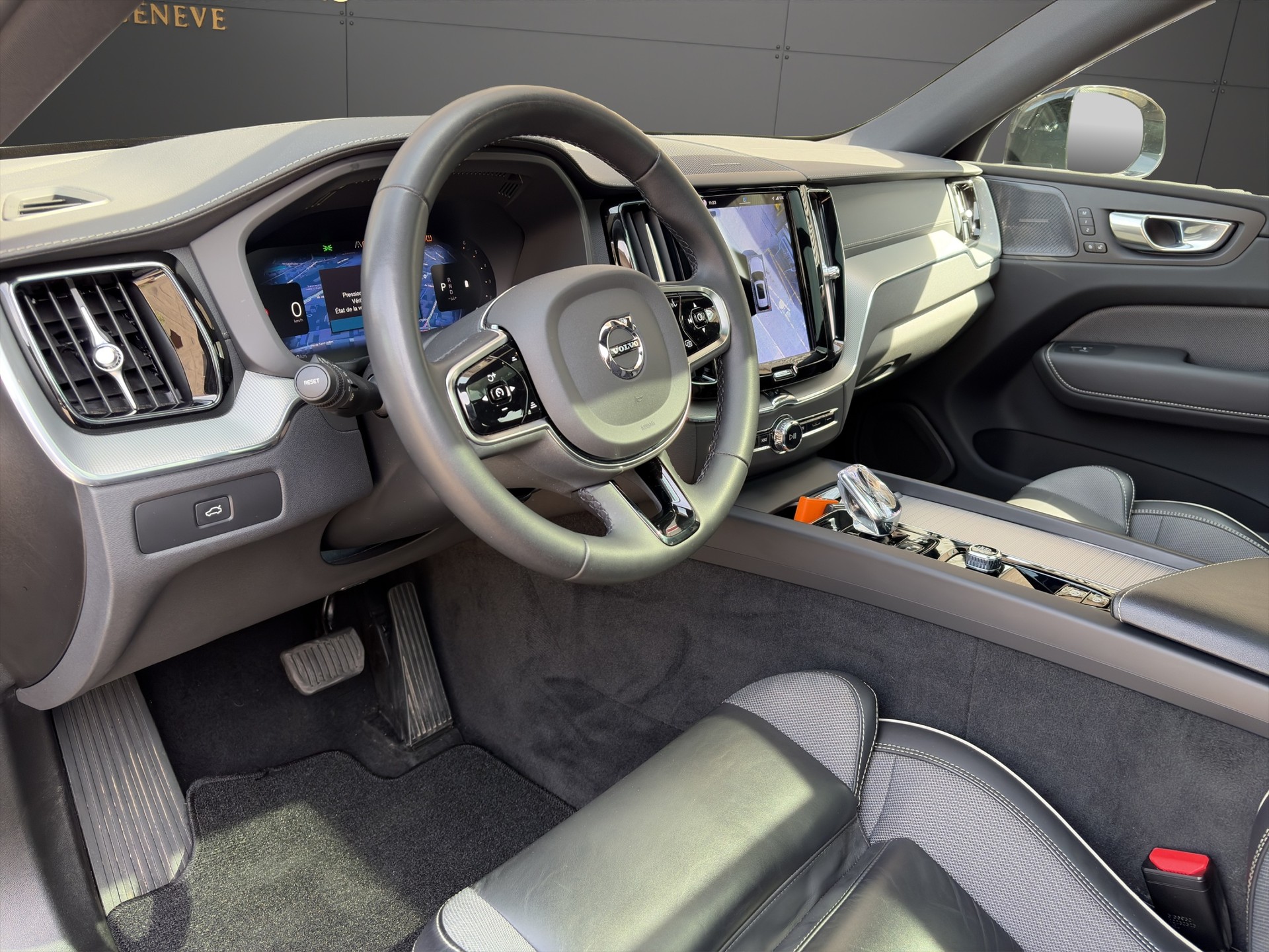 VOLVO XC60 B5 Diesel Mild Hybrid AWD Ultimate Bright Geartronic-image-11