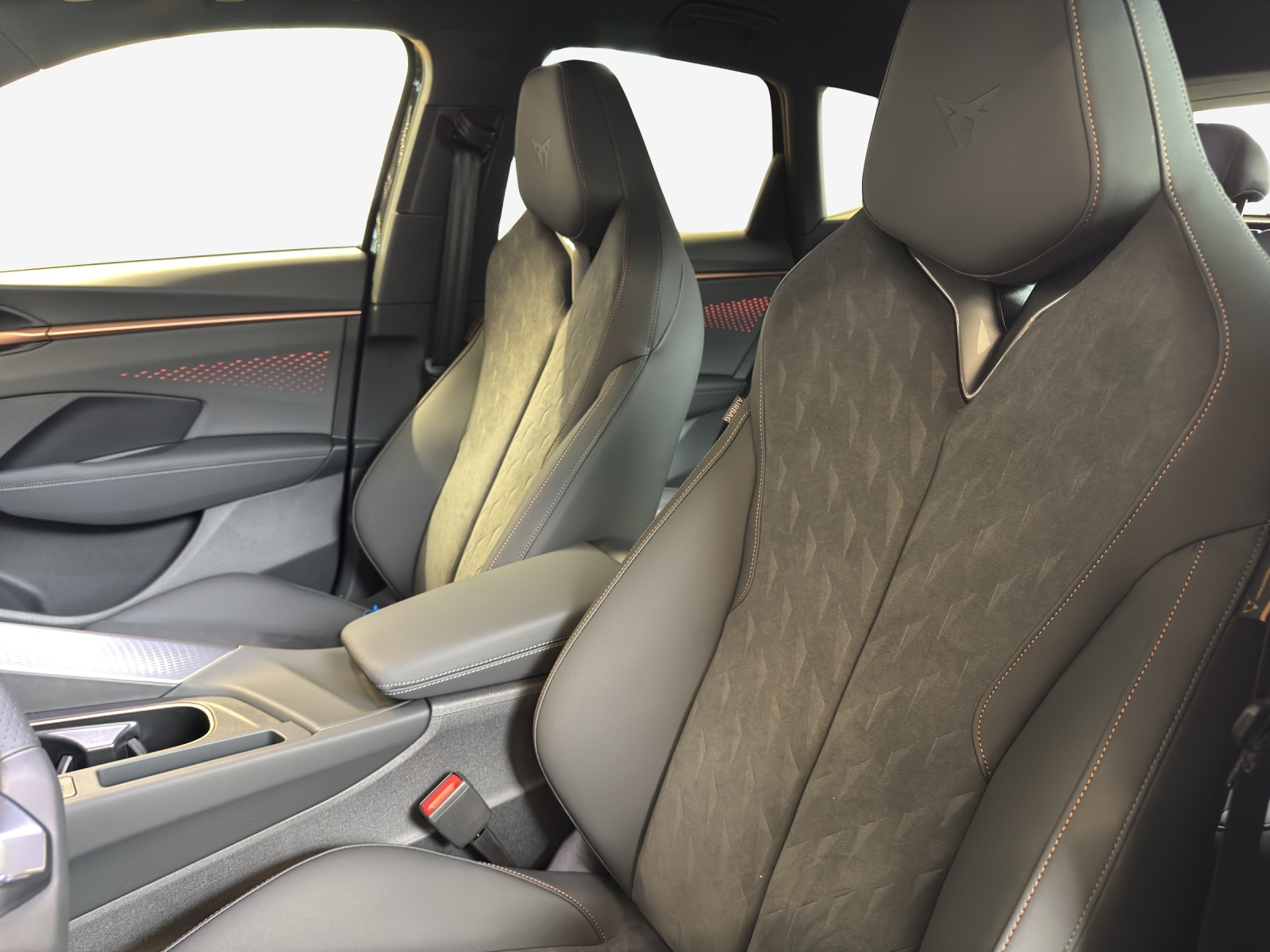 CUPRA Terramar 1.5 eHybrid DSG Business Edition-image-14
