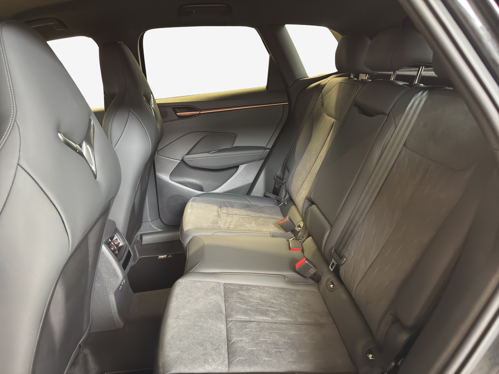 CUPRA Terramar 1.5 eHybrid DSG Business Edition-image-11