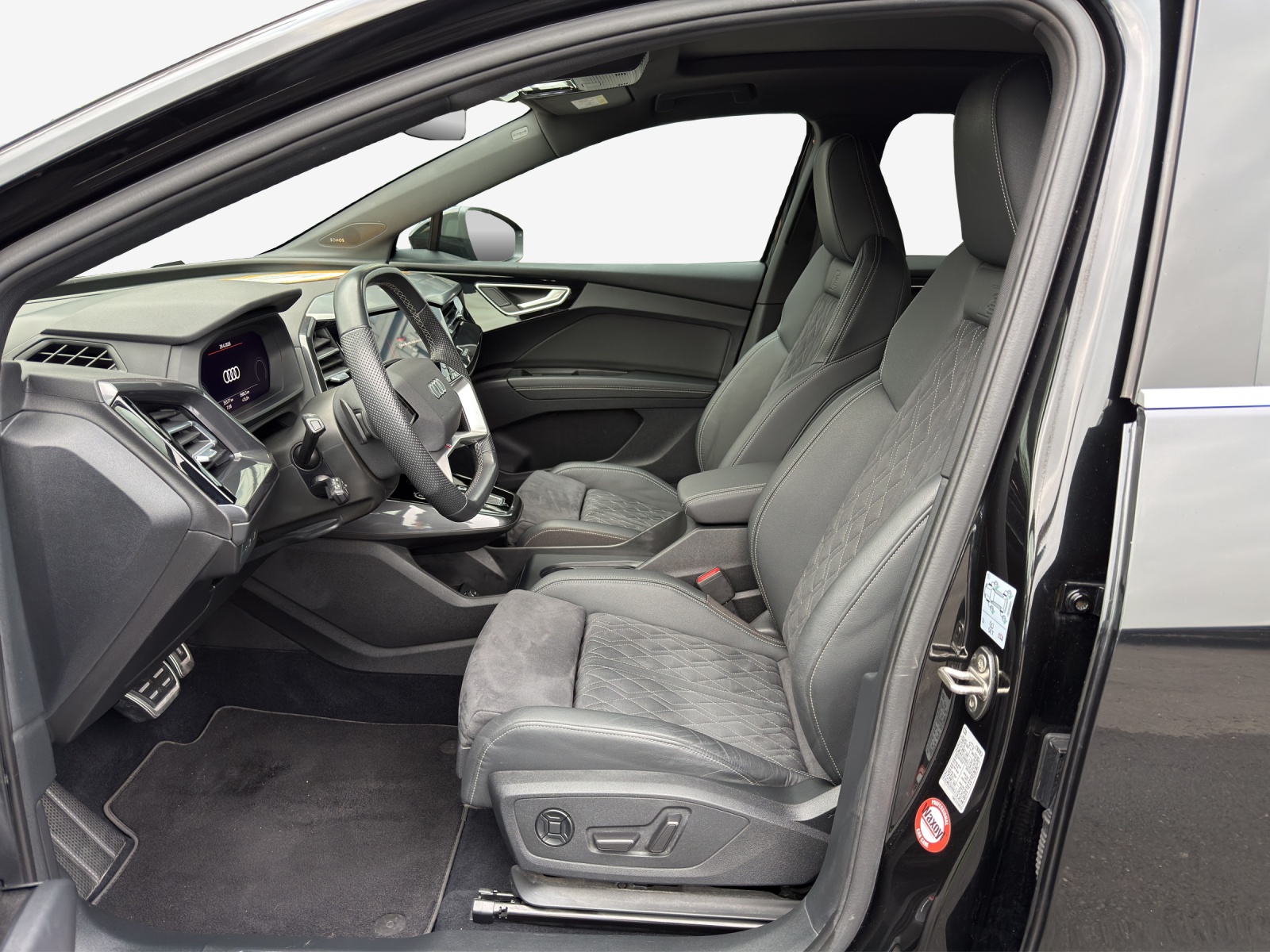 AUDI Q4 Sportback e-tron 50 quattro-image-8