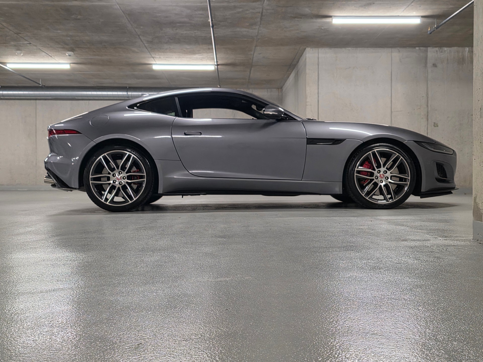 JAGUAR F-Type Coupé 5.0 V8 R-Dynamic Automatik AWD-image-13