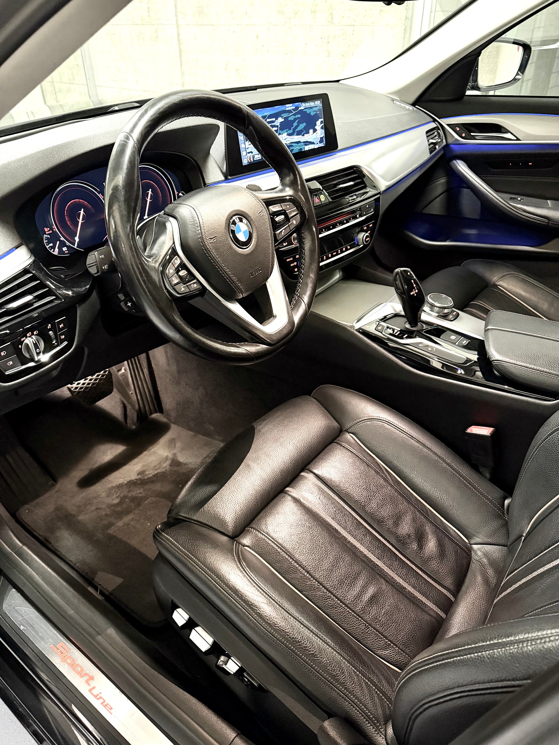 BMW 520d xDrive Touring Sport Line Steptronic-image-11