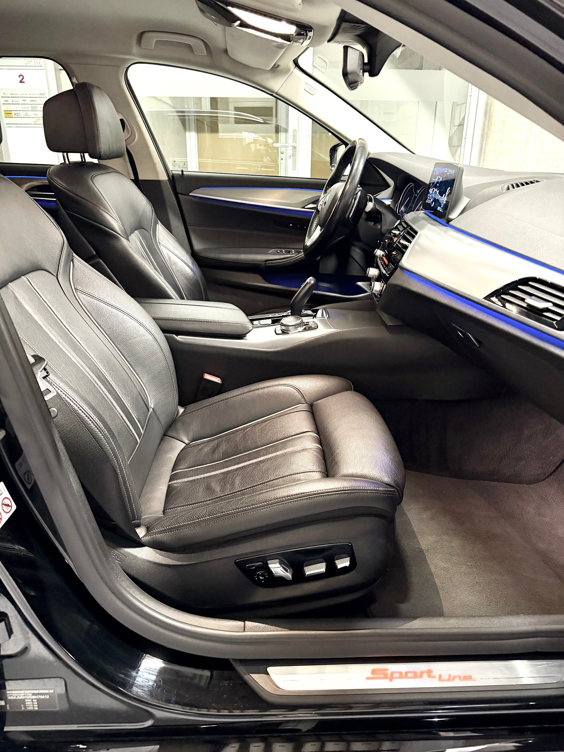 BMW 520d xDrive Touring Sport Line Steptronic-image-13