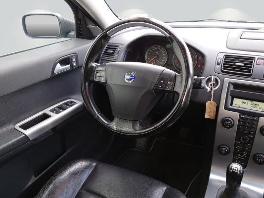 VOLVO V50 T5 AWD Summum-image-4