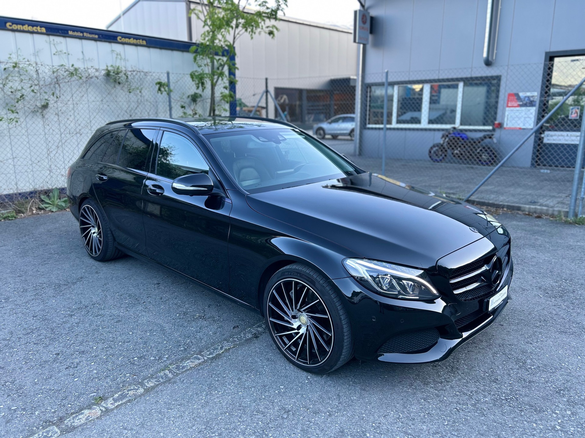 MERCEDES-BENZ C 400 Avantgarde 4Matic 7G-Tronic-image-1