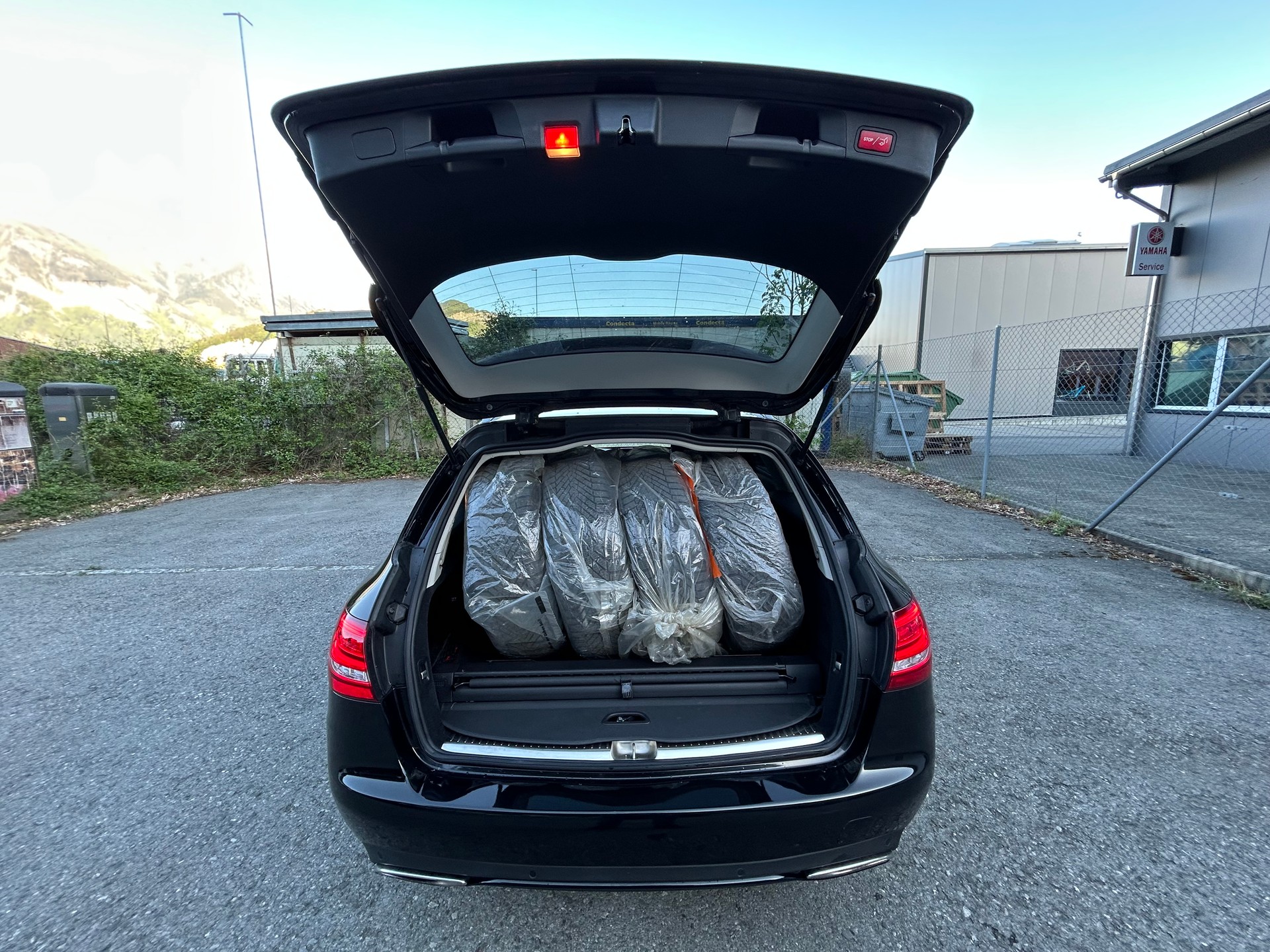 MERCEDES-BENZ C 400 Avantgarde 4Matic 7G-Tronic-image-14