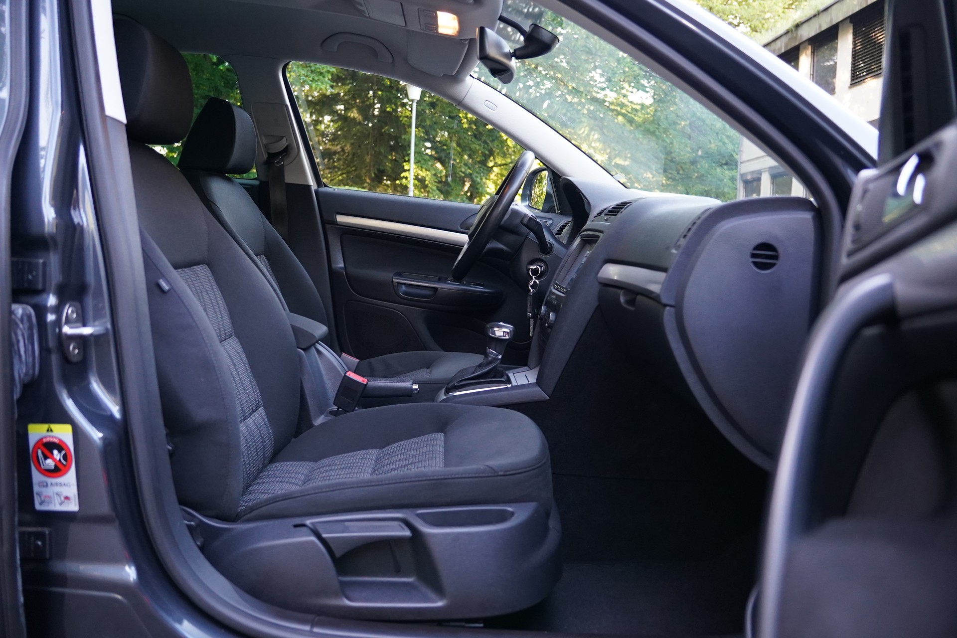SKODA Octavia Combi 1.8 TSI Laurin & Klement DSG-image-19