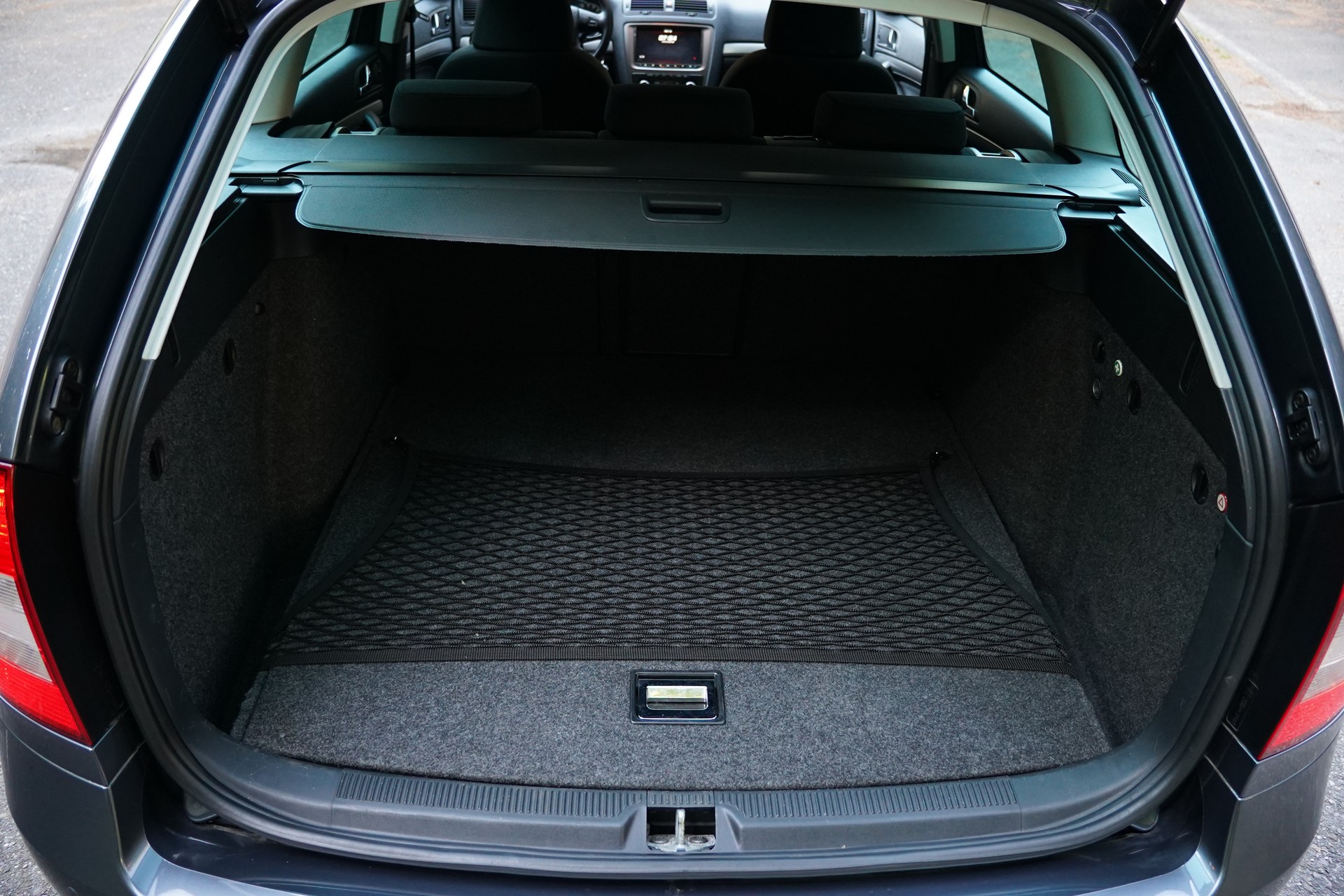 SKODA Octavia Combi 1.8 TSI Laurin & Klement DSG-image-31