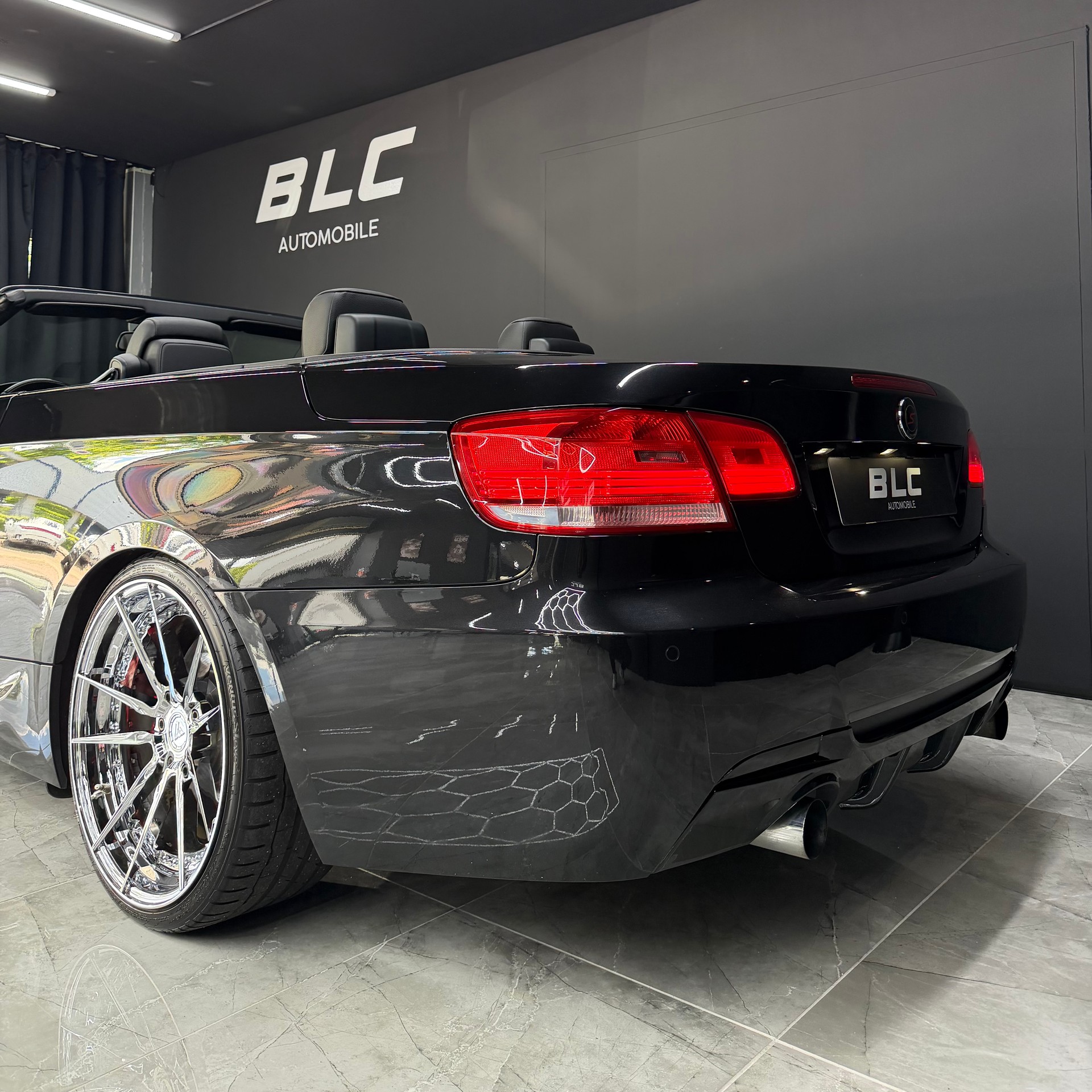 BMW 335i Cabriolet-image-7
