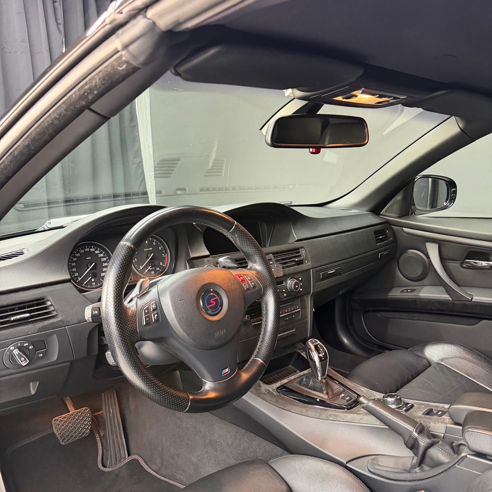 BMW 335i Cabriolet-image-9
