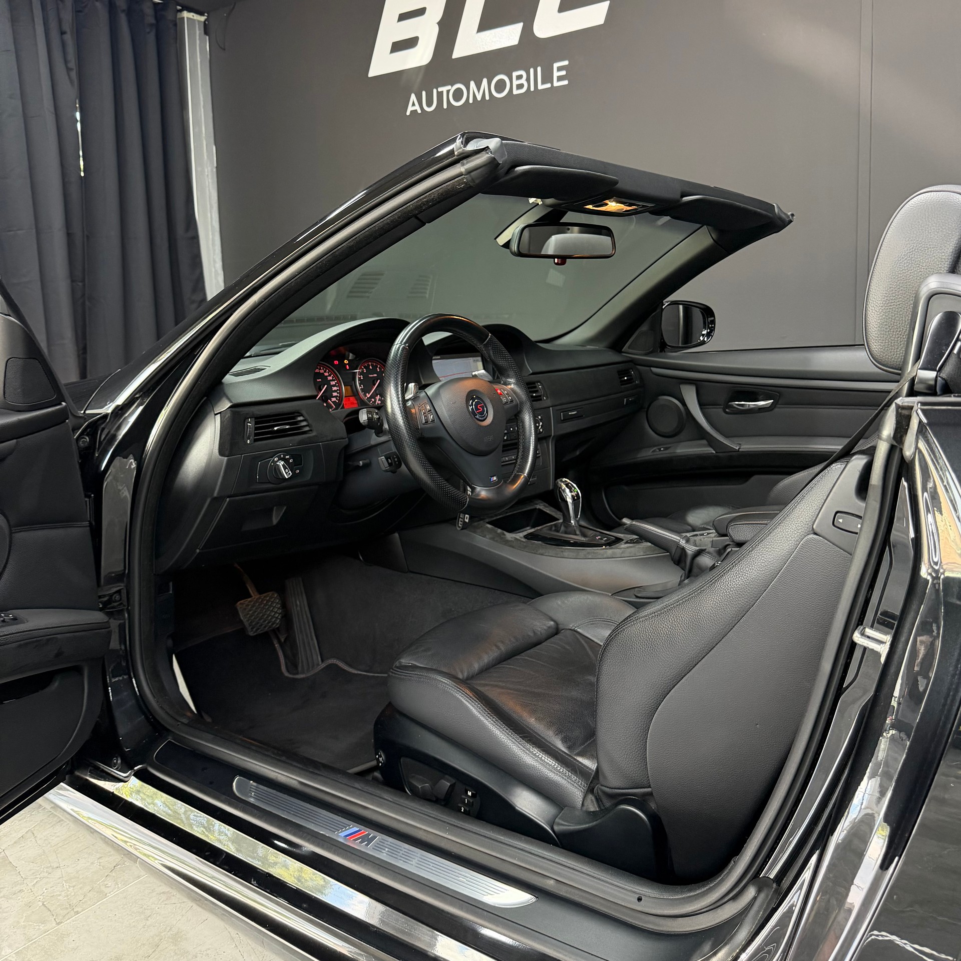 BMW 335i Cabriolet-image-8