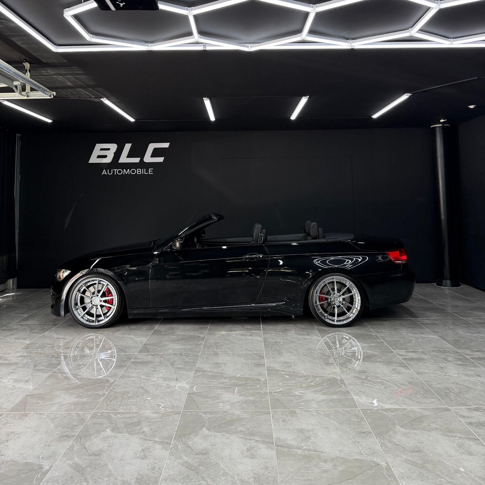 BMW 335i Cabriolet-image-3