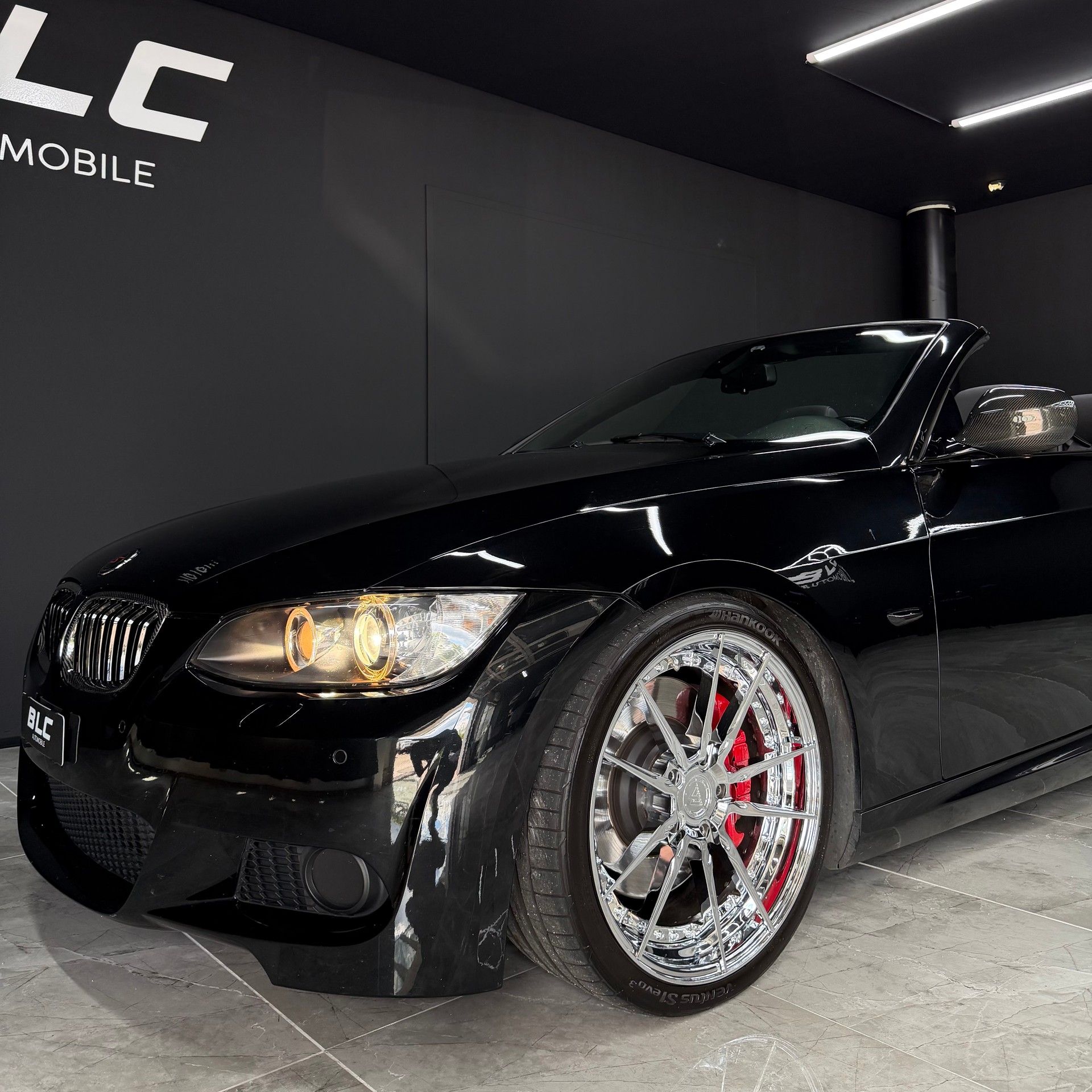 BMW 335i Cabriolet-image-2