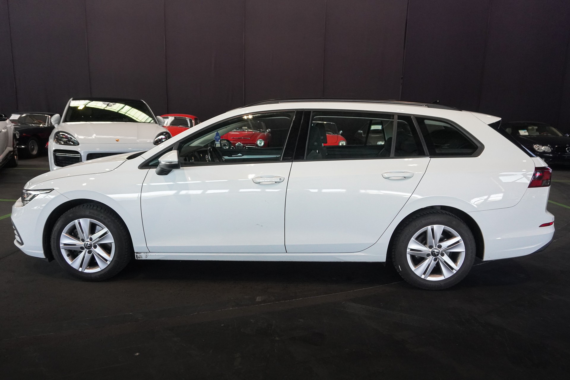 VW Golf Variant 2.0 TDI Life DSG-image-1