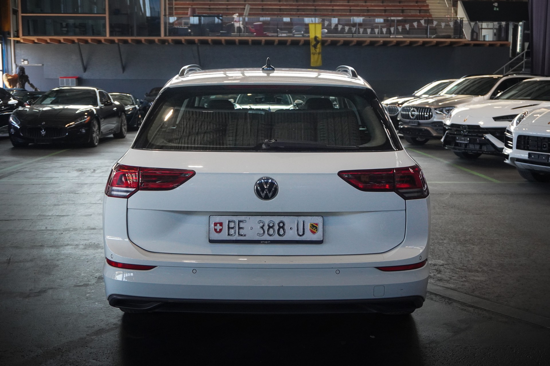 VW Golf Variant 2.0 TDI Life DSG-image-3