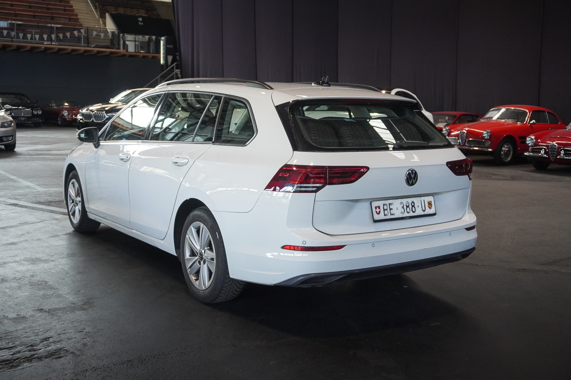 VW Golf Variant 2.0 TDI Life DSG-image-2
