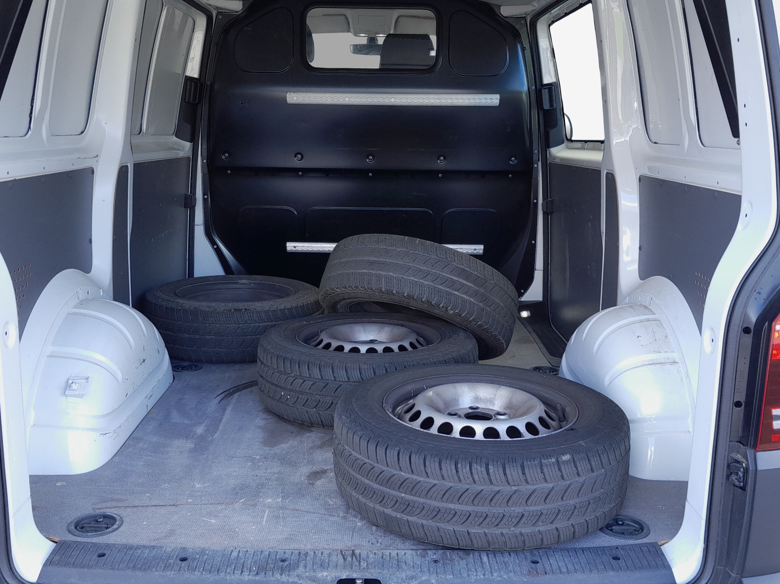 VW T6.1 2.0 TDI 4Motion-image-11