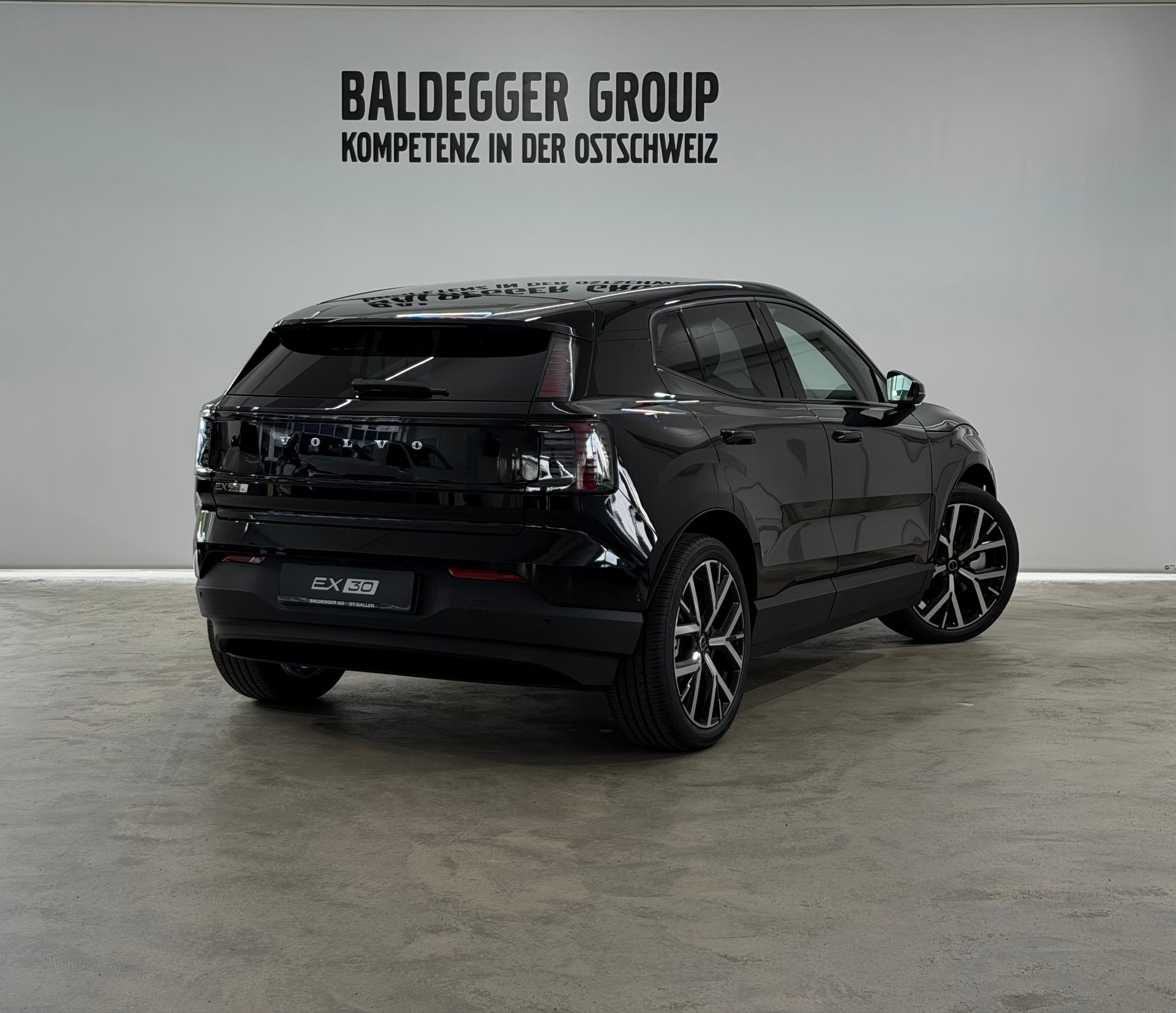 VOLVO EX 30 E60 Twin Ultra Performanc-image-2