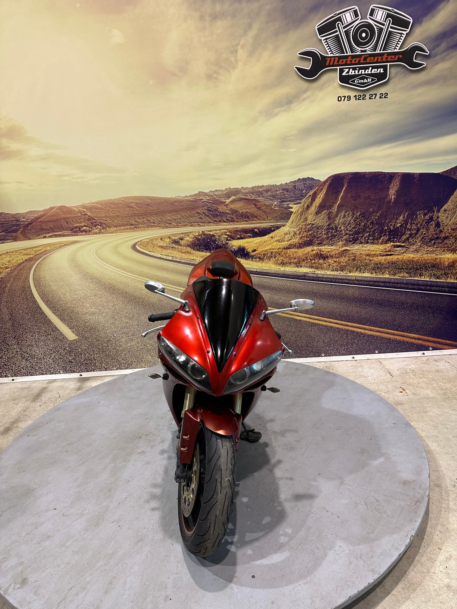 YAMAHA YZF-R1-showroom-element-2