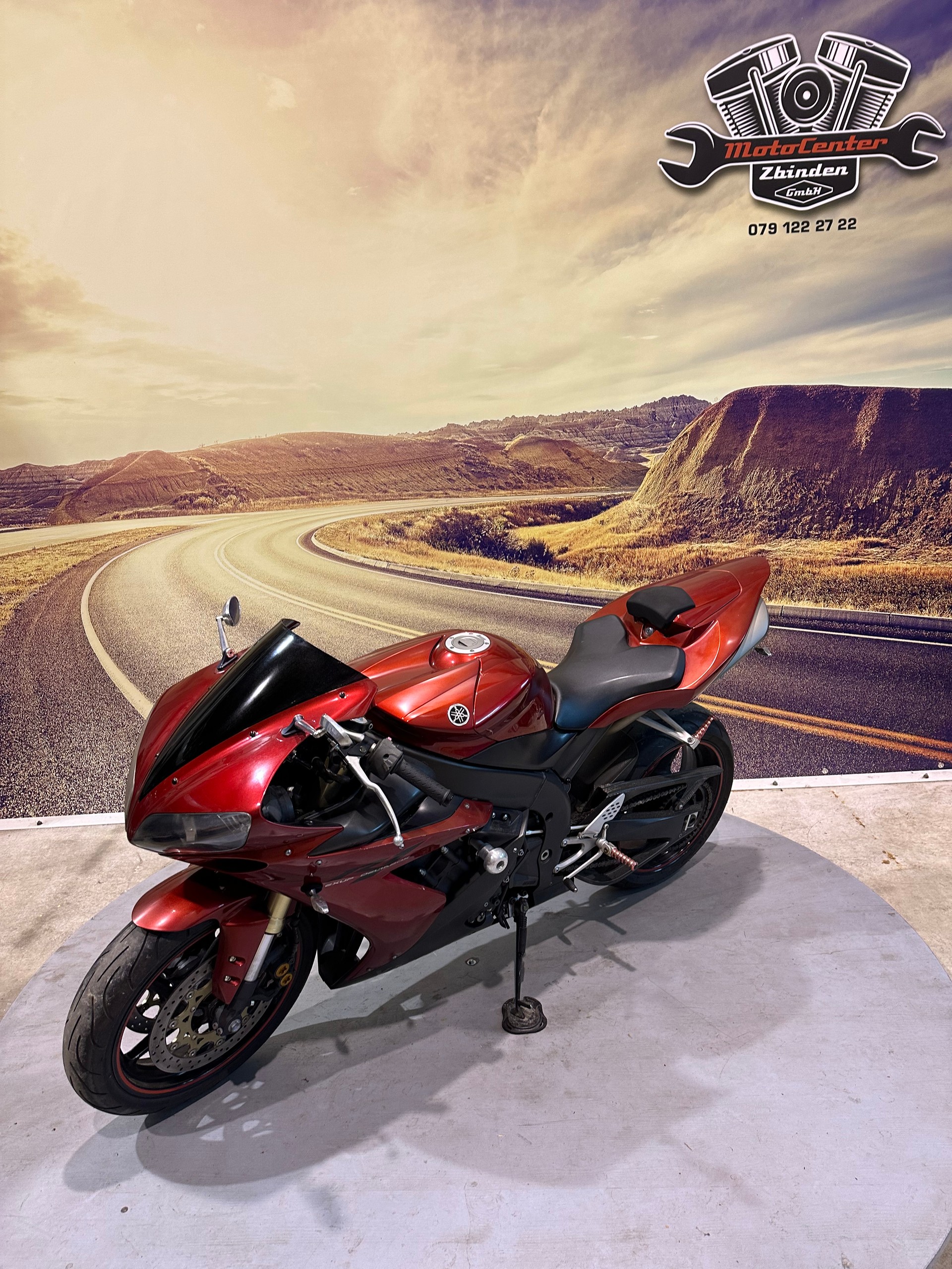 YAMAHA YZF-R1-showroom-element-3