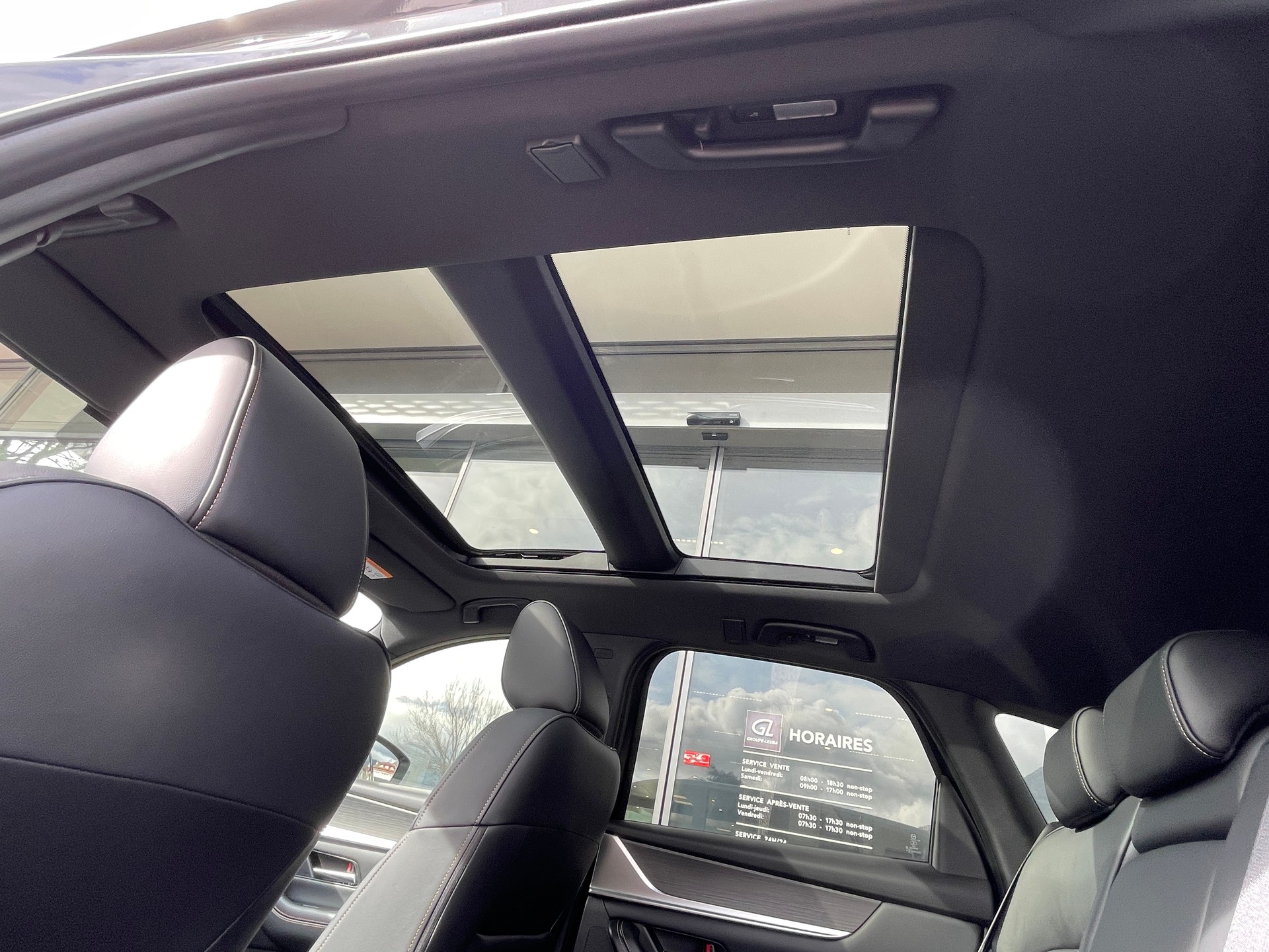 MAZDA CX-60 e-Skyactiv PHEV 327 AWD Homura Plus-image-10