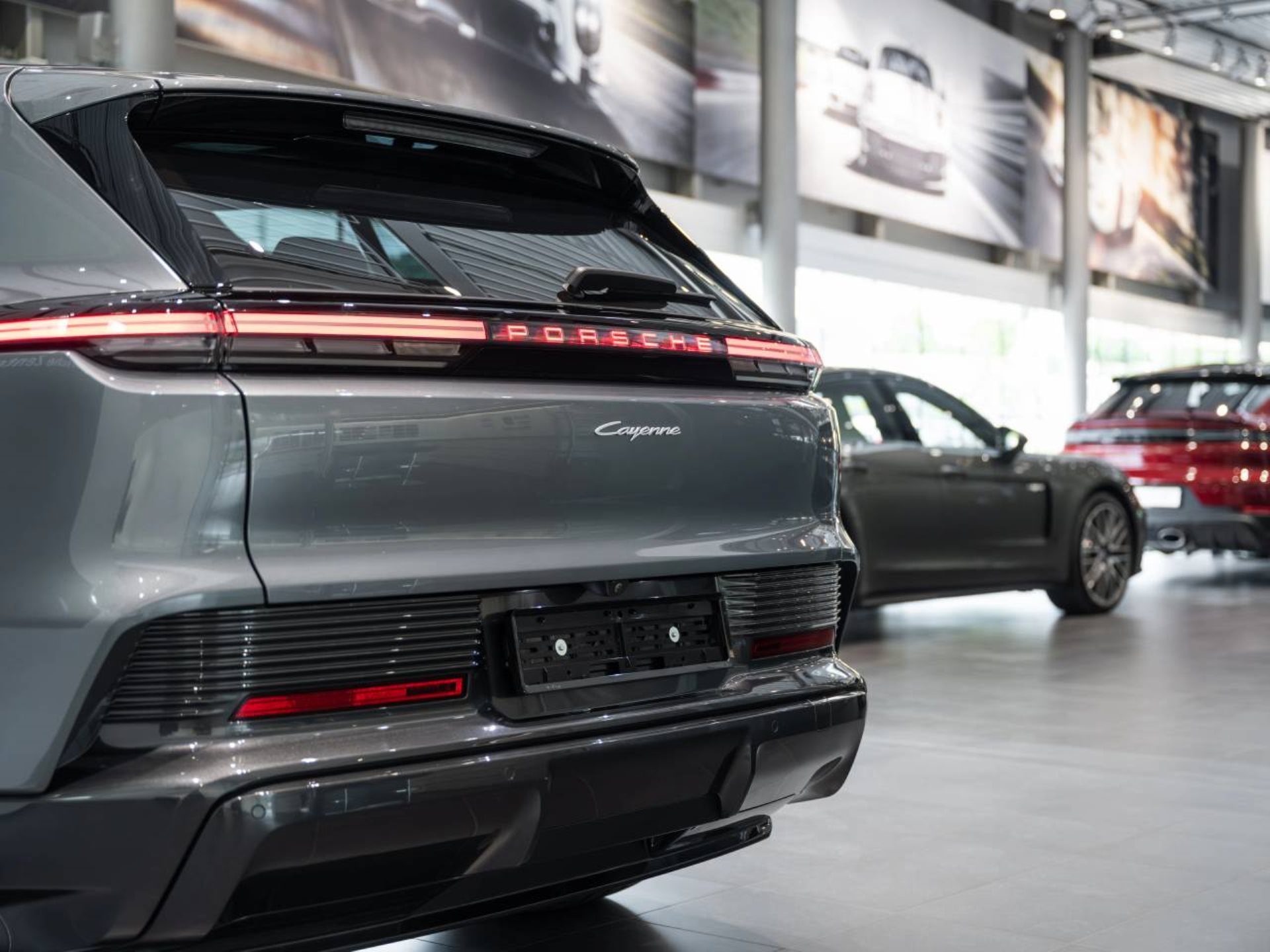 PORSCHE Cayenne Electric-image-27