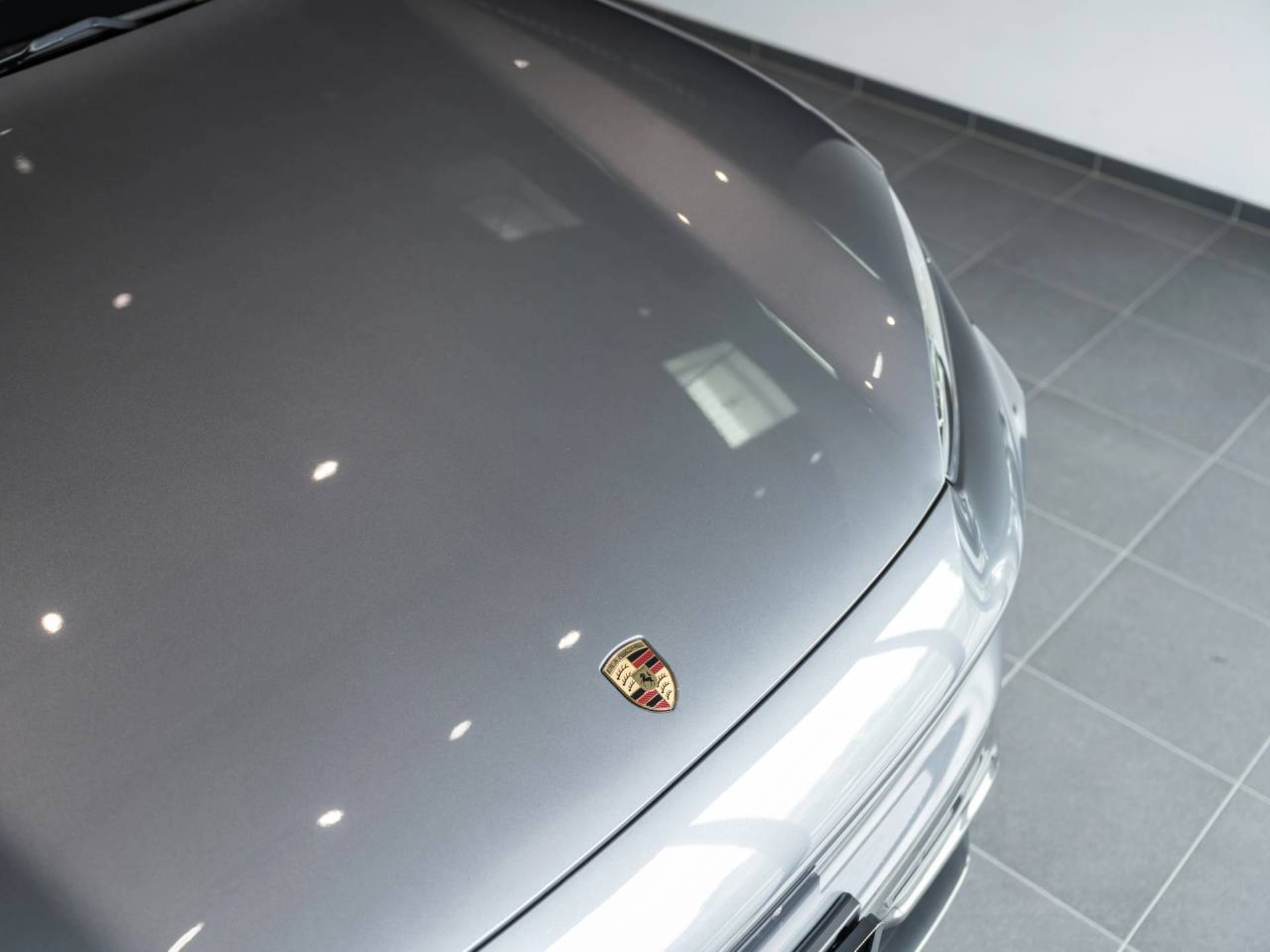 PORSCHE Cayenne Electric-image-25