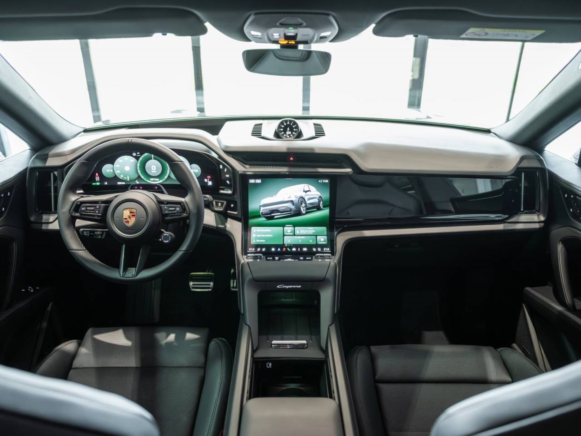 PORSCHE Cayenne Electric-image-16