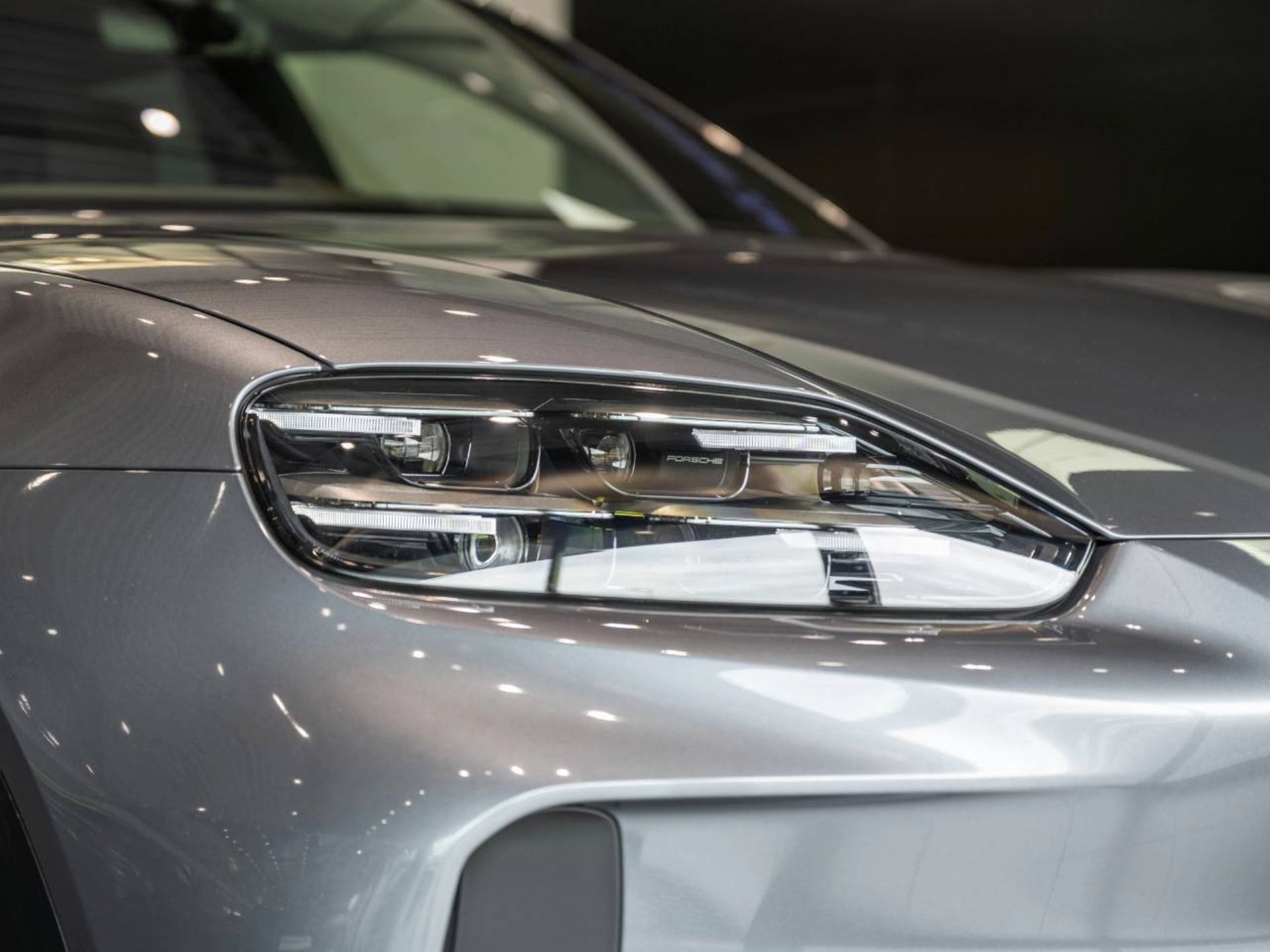 PORSCHE Cayenne Electric-image-24