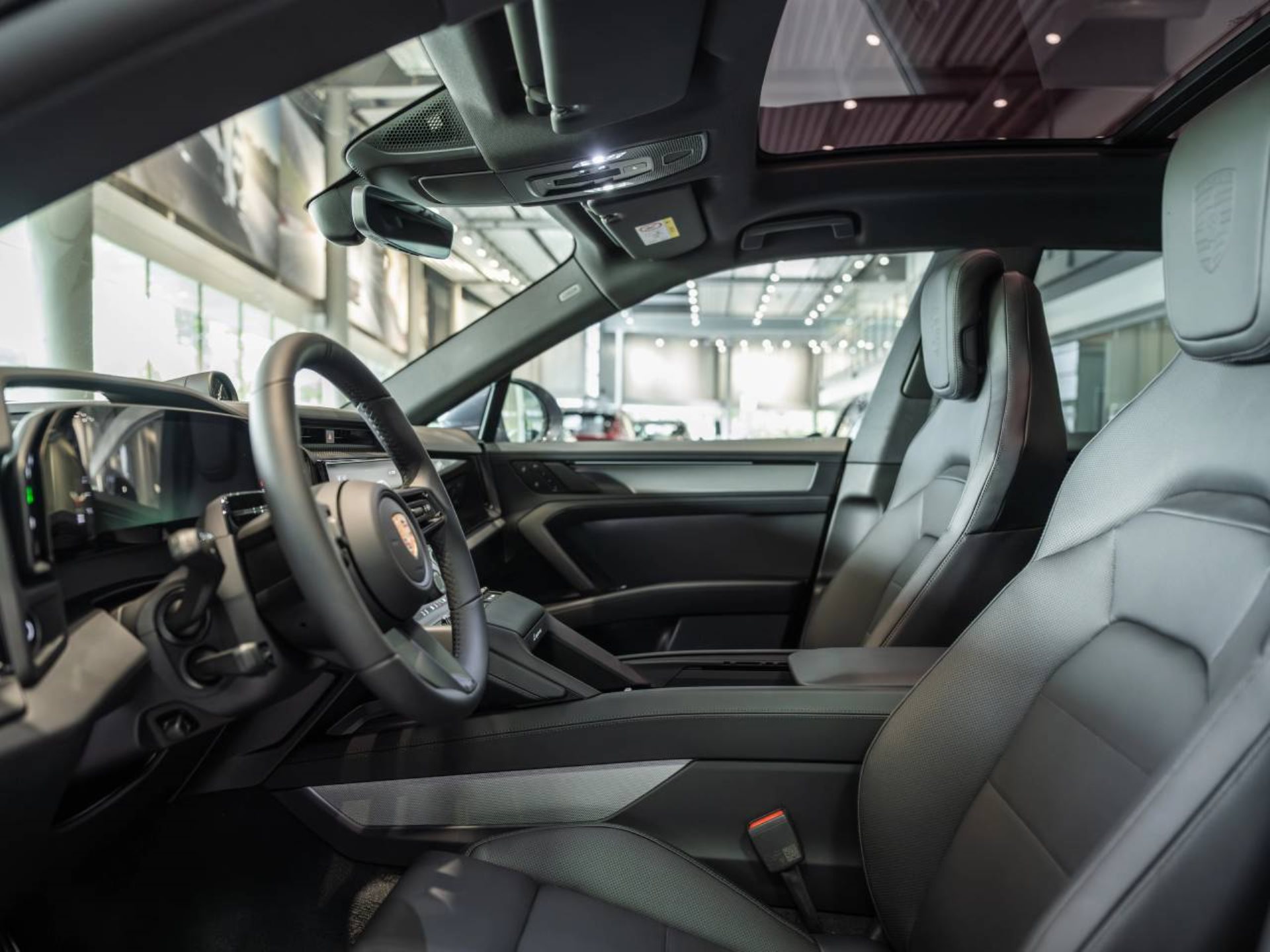 PORSCHE Cayenne Electric-image-3