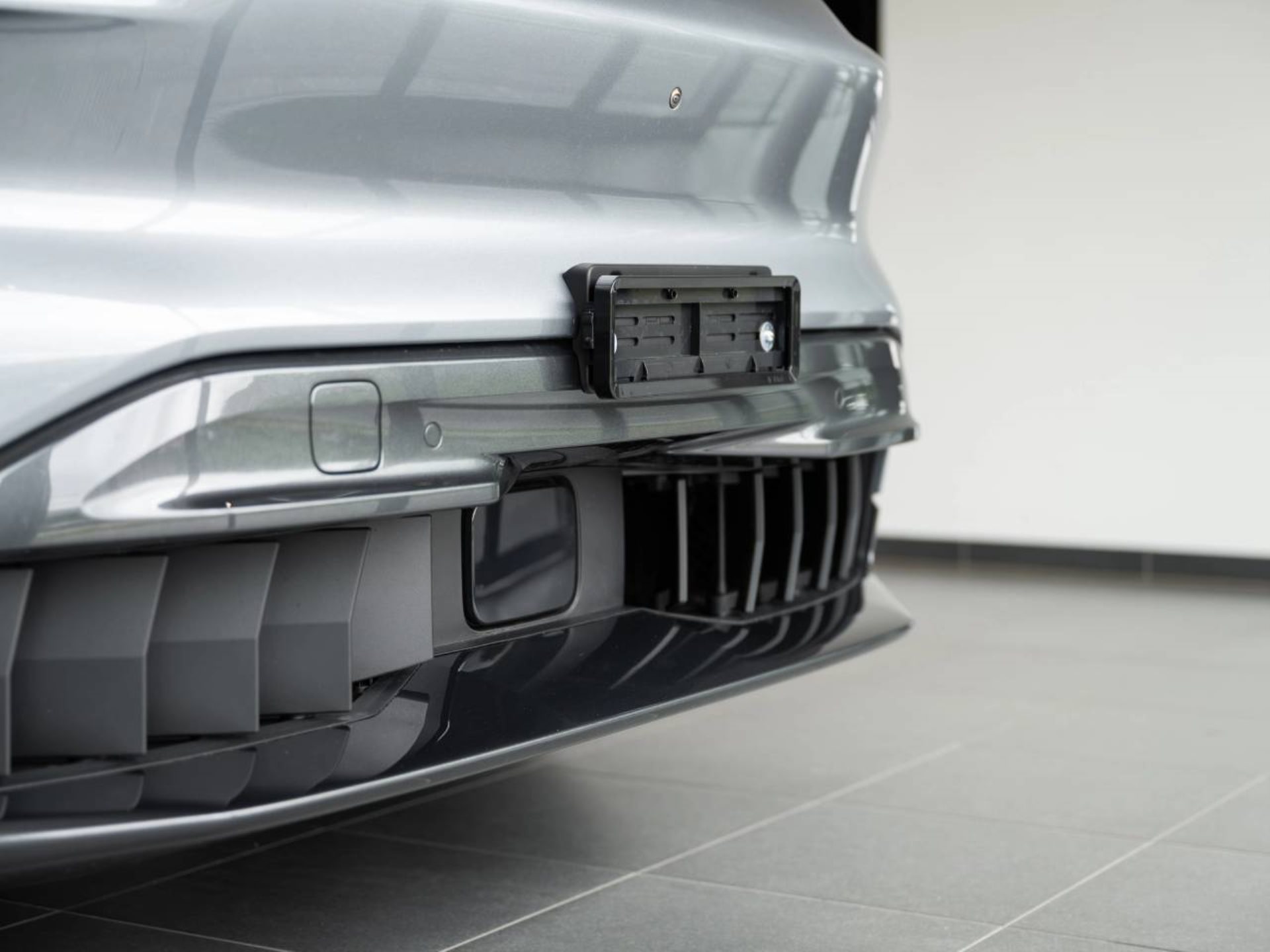 PORSCHE Cayenne Electric-image-26