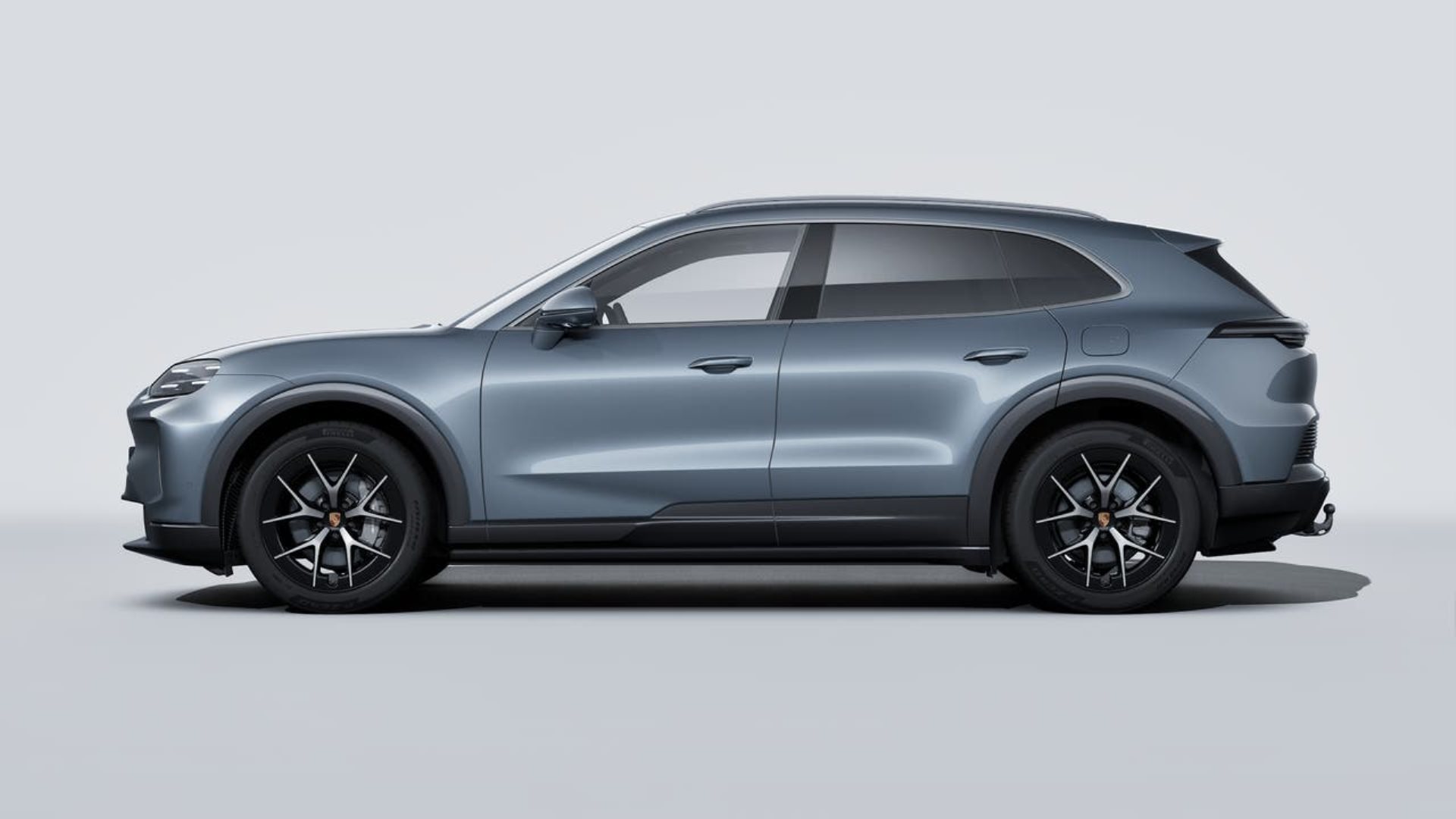 PORSCHE Cayenne Electric-showroom-element-1