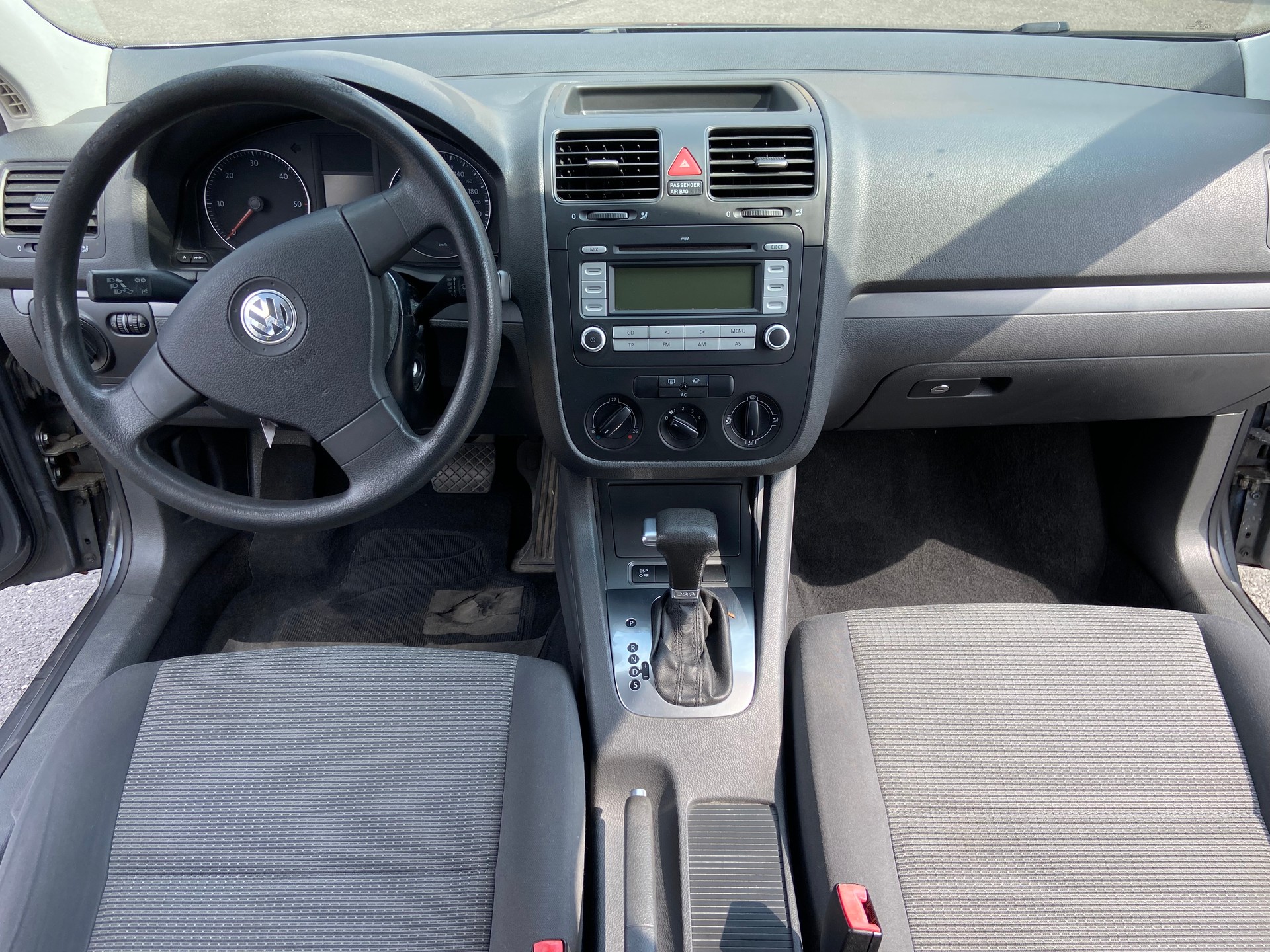 VW Jetta 1.9 TDI Trendline DSG ***Prix Fixe***-image-11