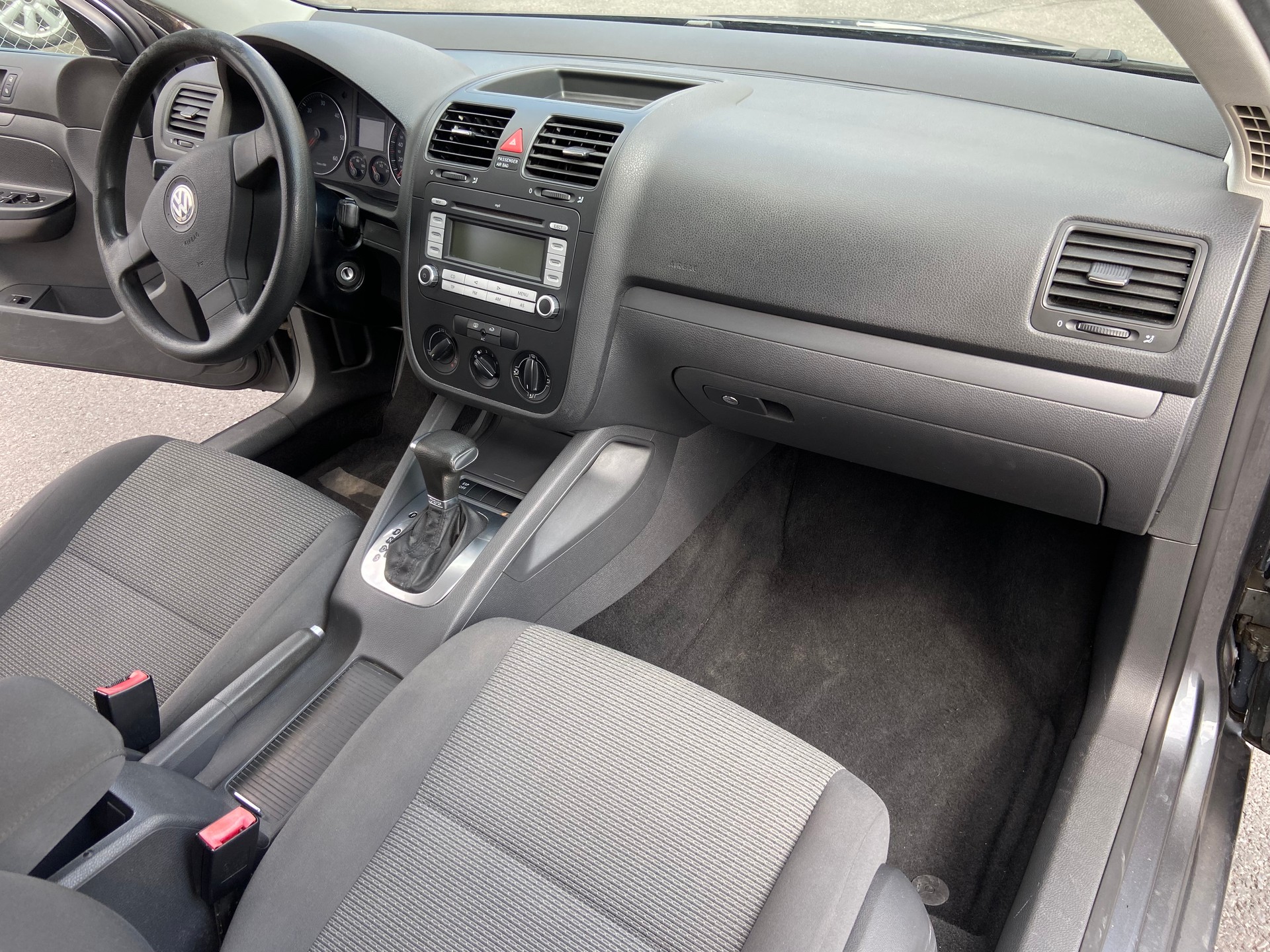 VW Jetta 1.9 TDI Trendline DSG ***Prix Fixe***-image-10