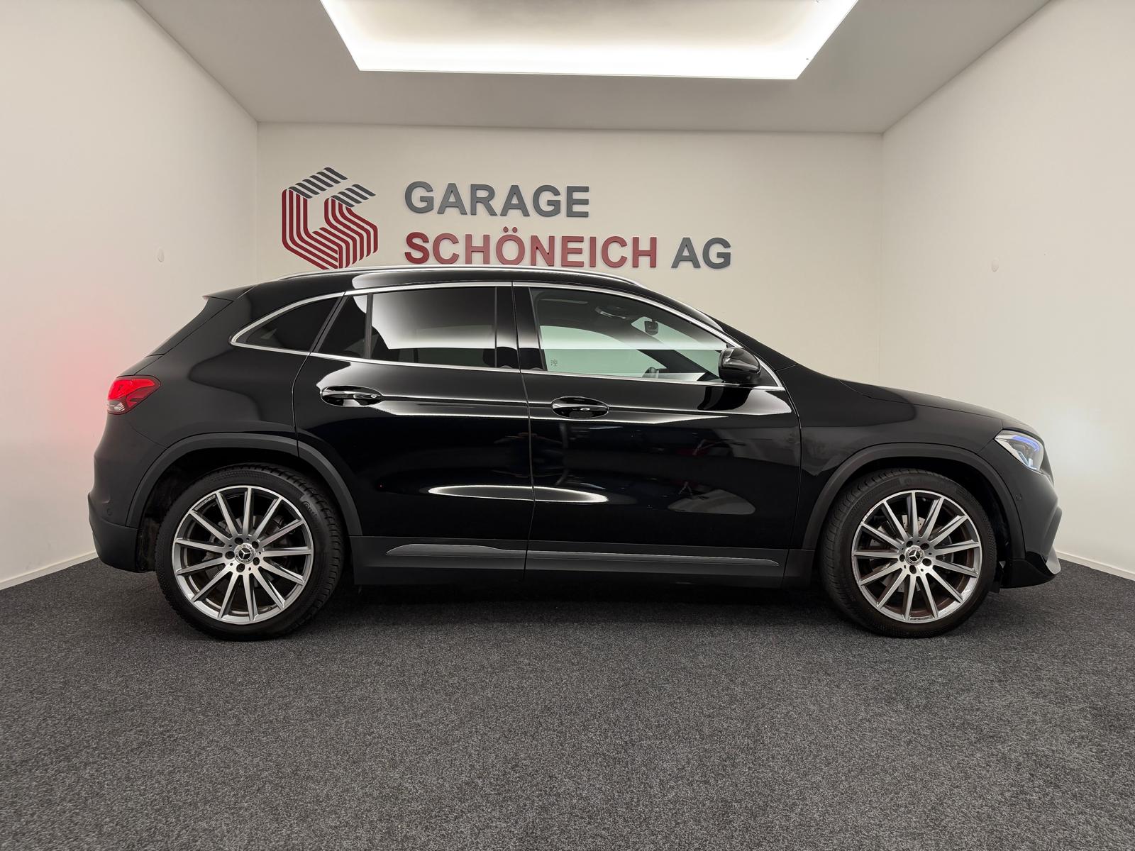 MERCEDES-BENZ GLA 200 4Matic AMG Line 8G-DCT-image-3