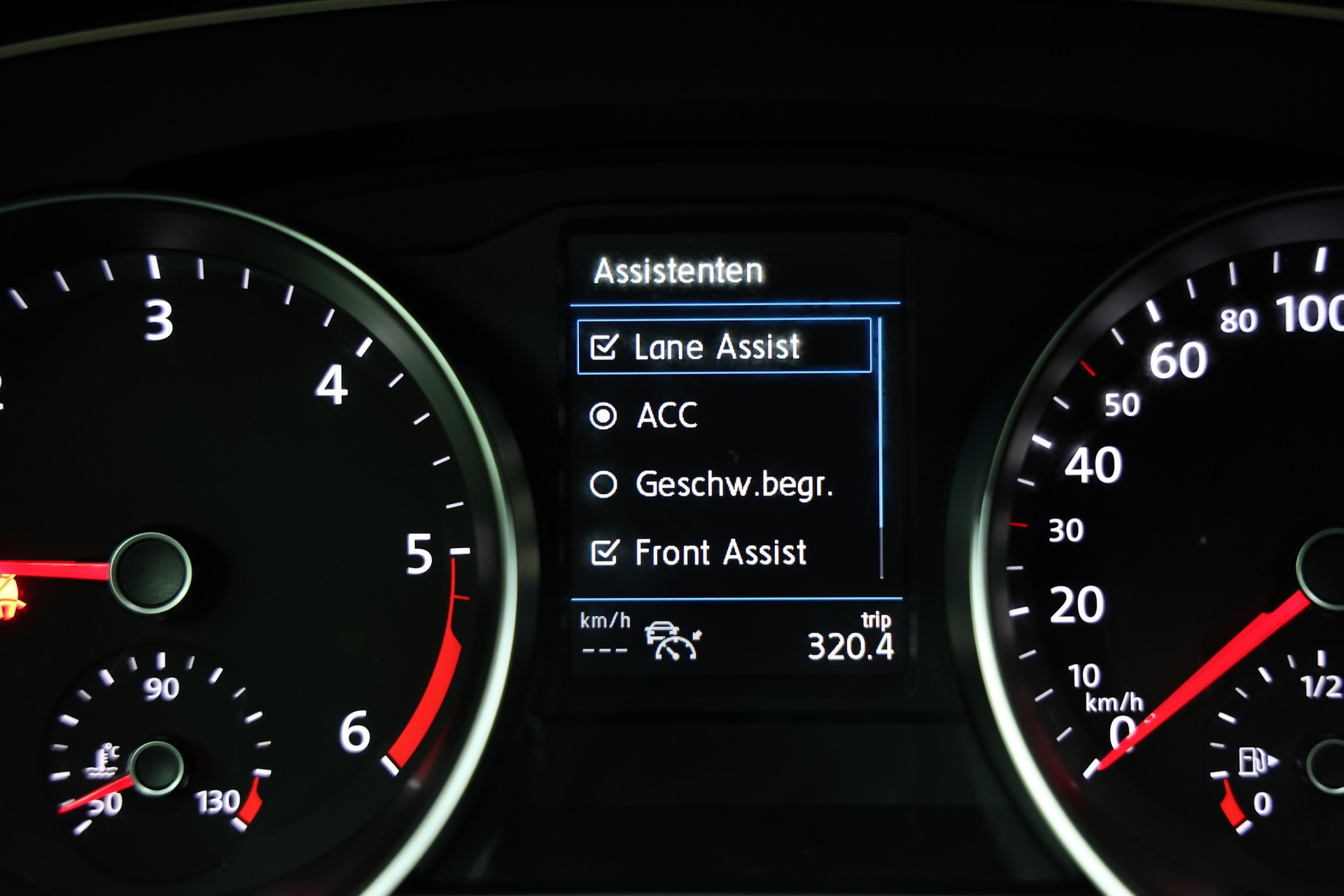 VW Passat 2.0 TDI BMT Business DSG-image-23