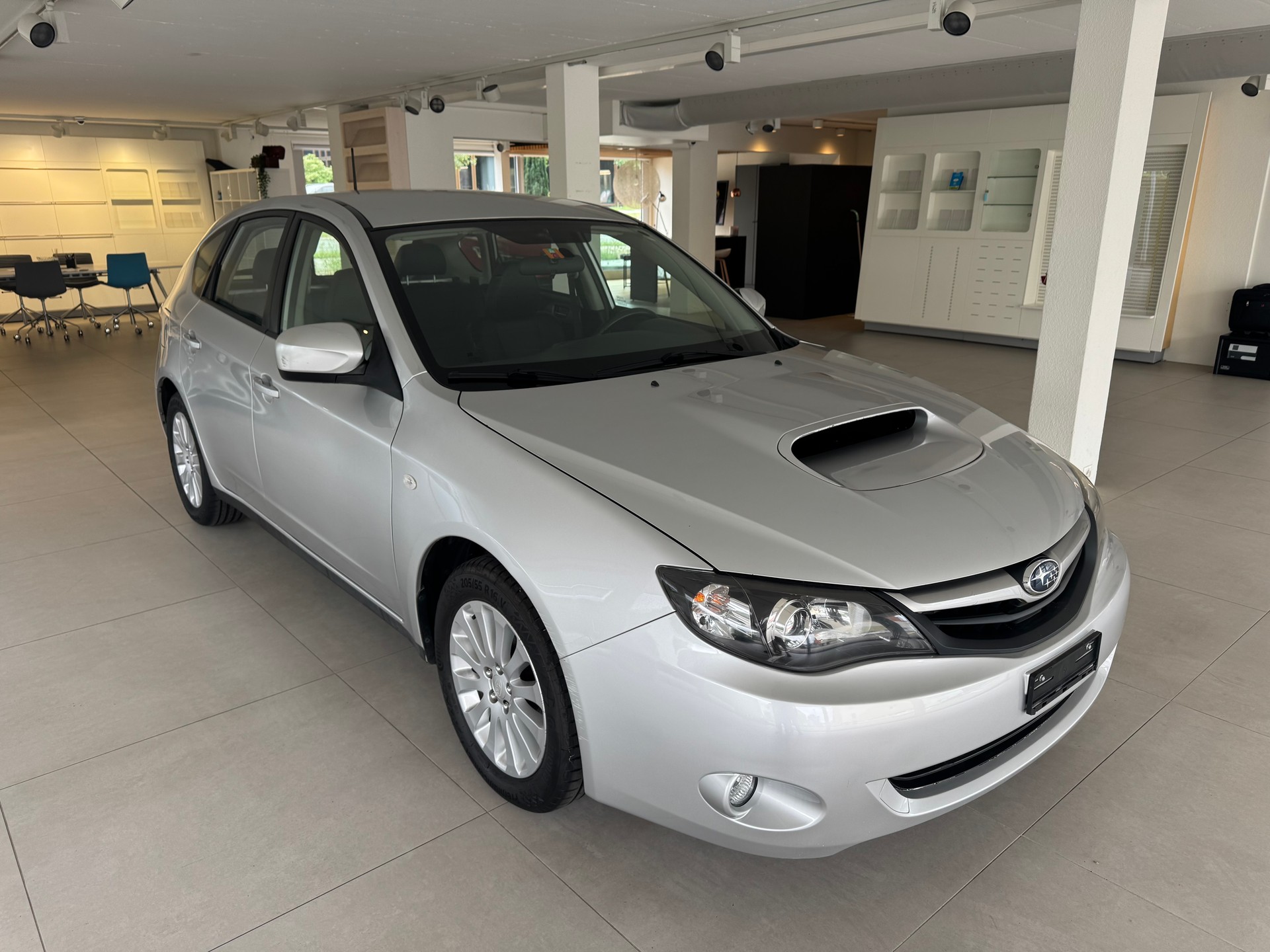 SUBARU Impreza 2.0R Swiss Automatic-image-1
