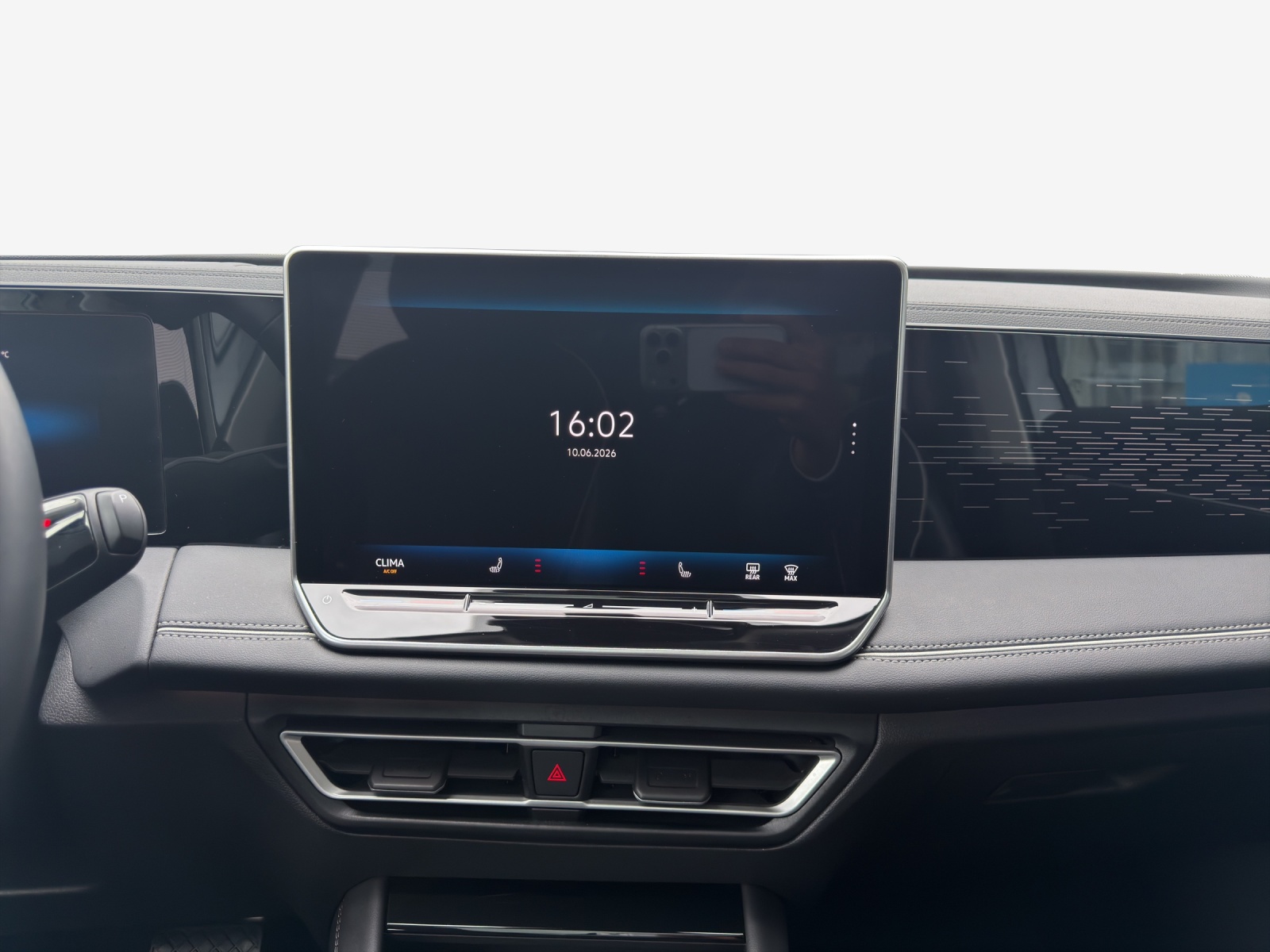 VW Tiguan 2.0 TSI DSG Elegance 4Motion-image-10