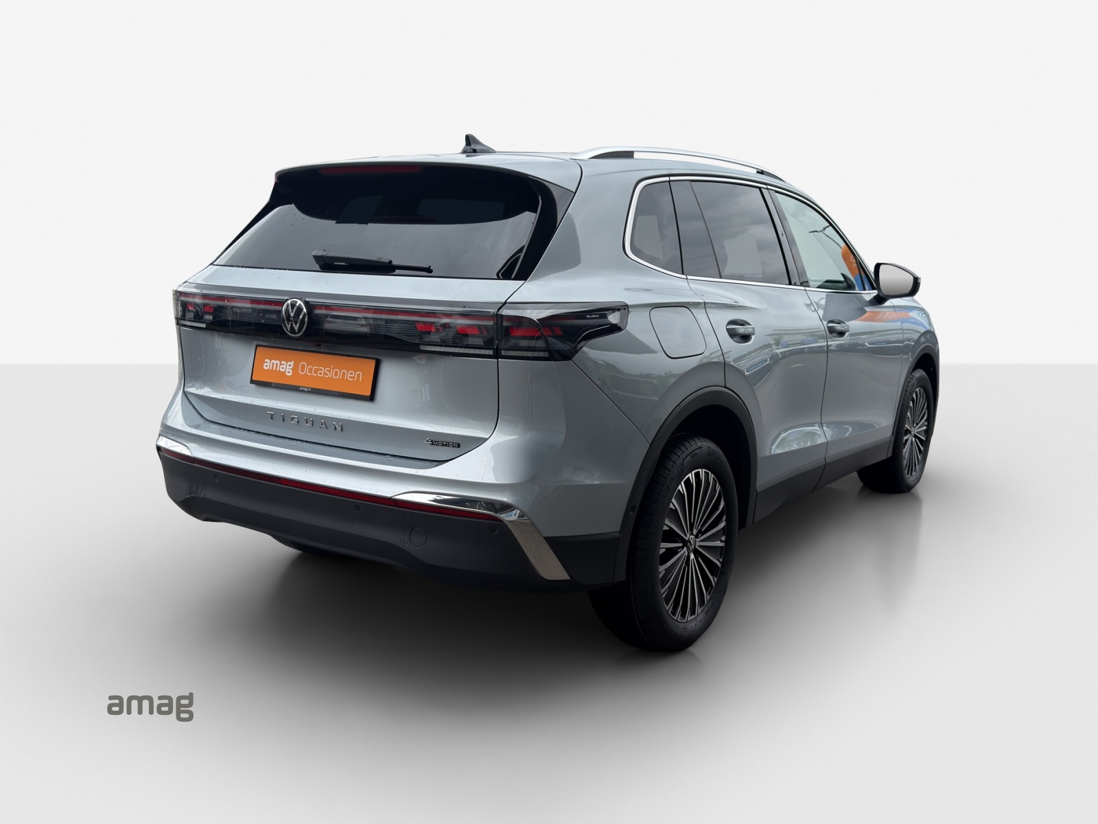 VW Tiguan 2.0 TSI DSG Elegance 4Motion-image-4