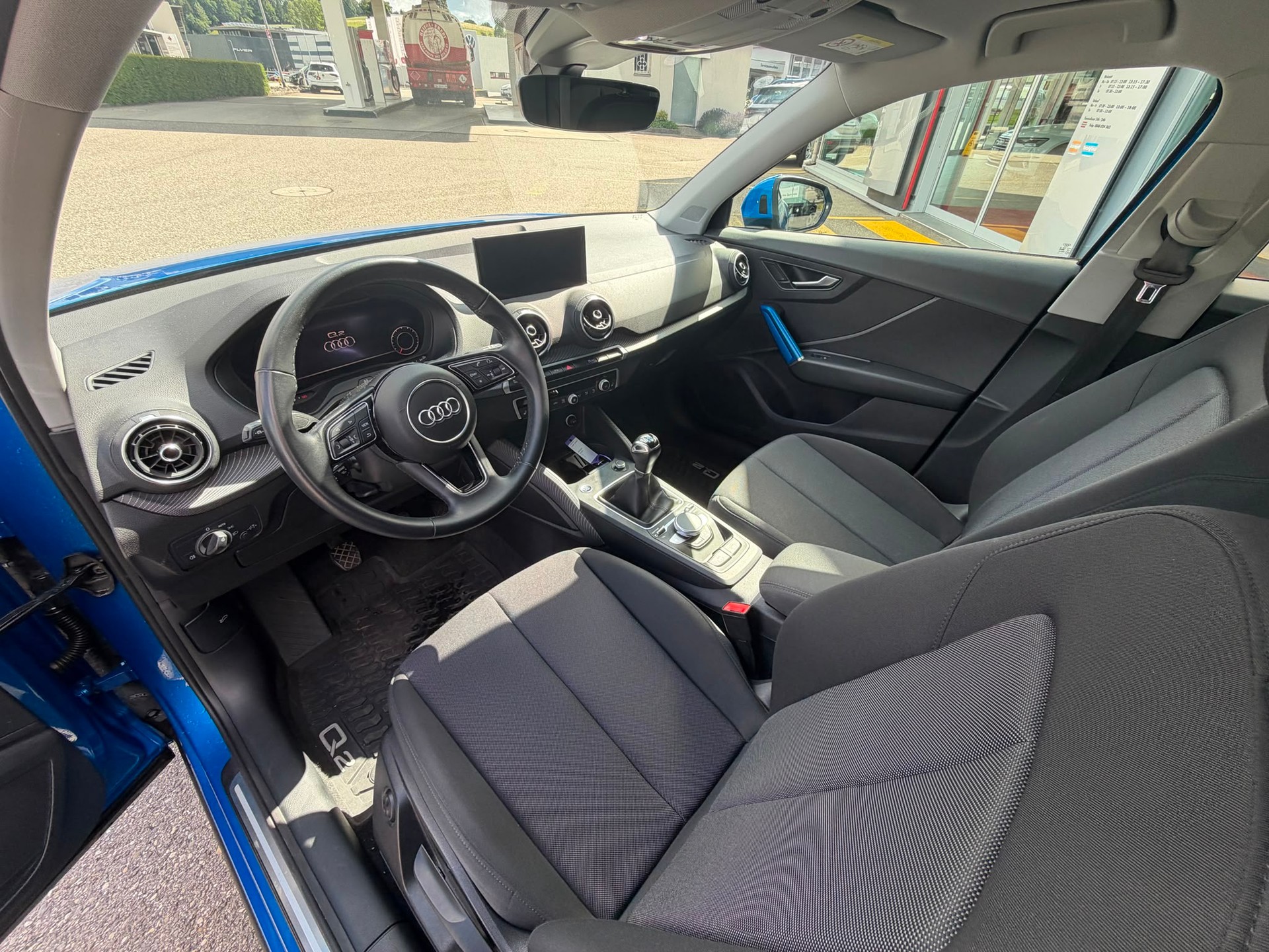 AUDI Q2 35 TFSI advanced-image-10