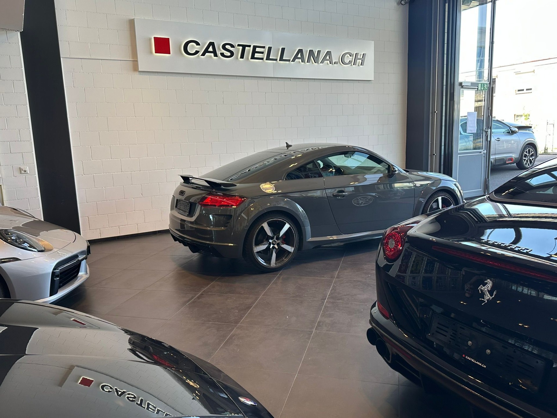 AUDI TT Coupé 45 TFSI quattro S-tronic-image-2